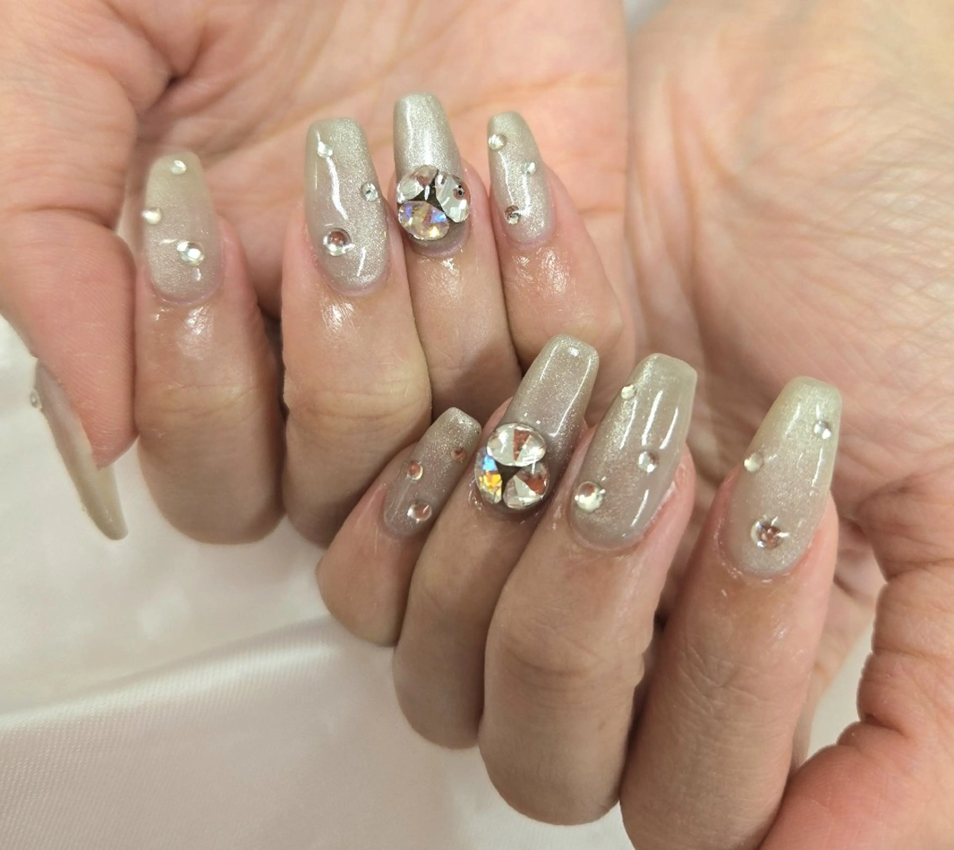 ネイル アートネイル オーロラネイル チークネイル ジェルネイル グラデーション ハンドネイル 河野ちえ (雑誌掲載サロン)のネイルデザイン