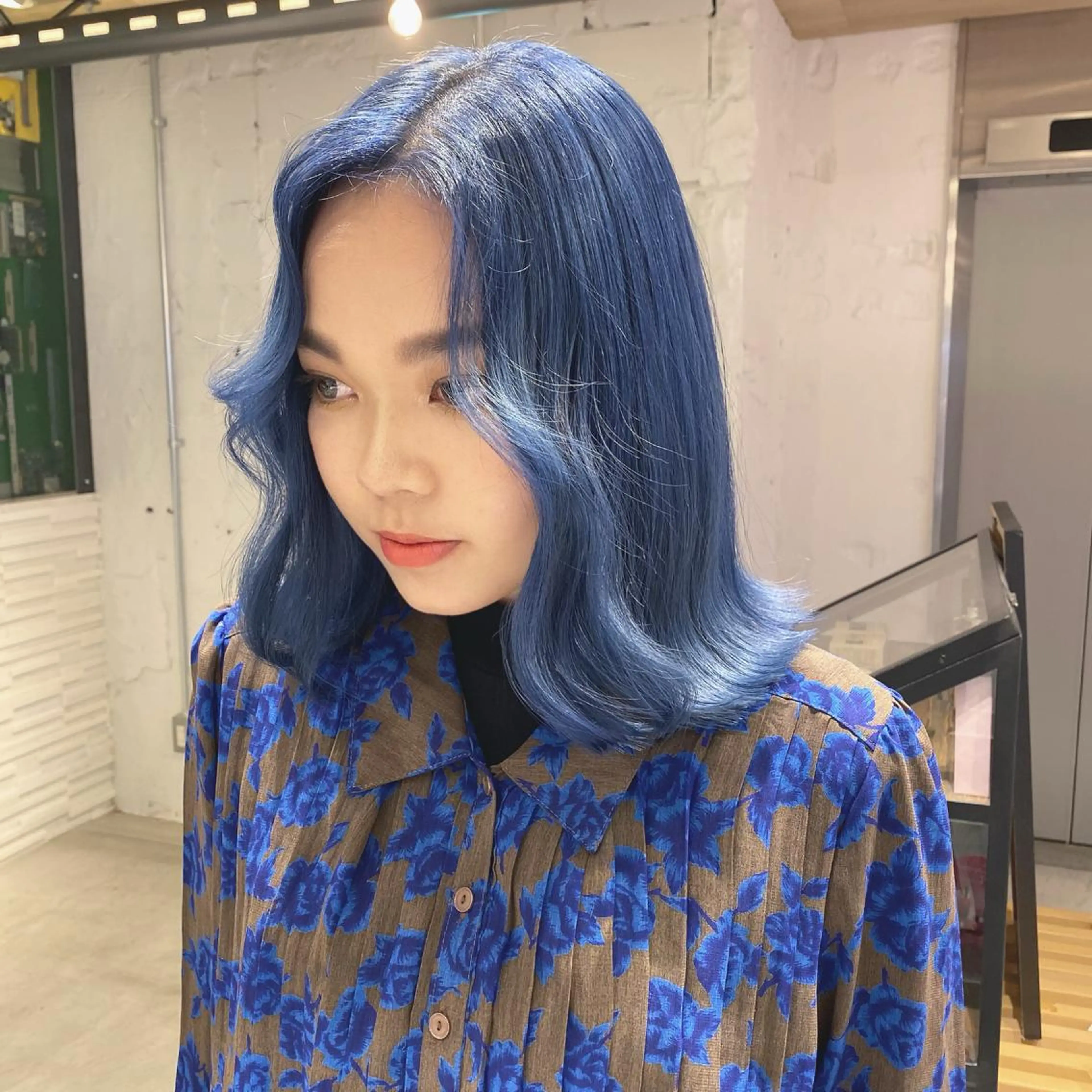 セミロング カラー ブルーカラー ネイビーカラー ORIKA 美容室のヘアスタイル