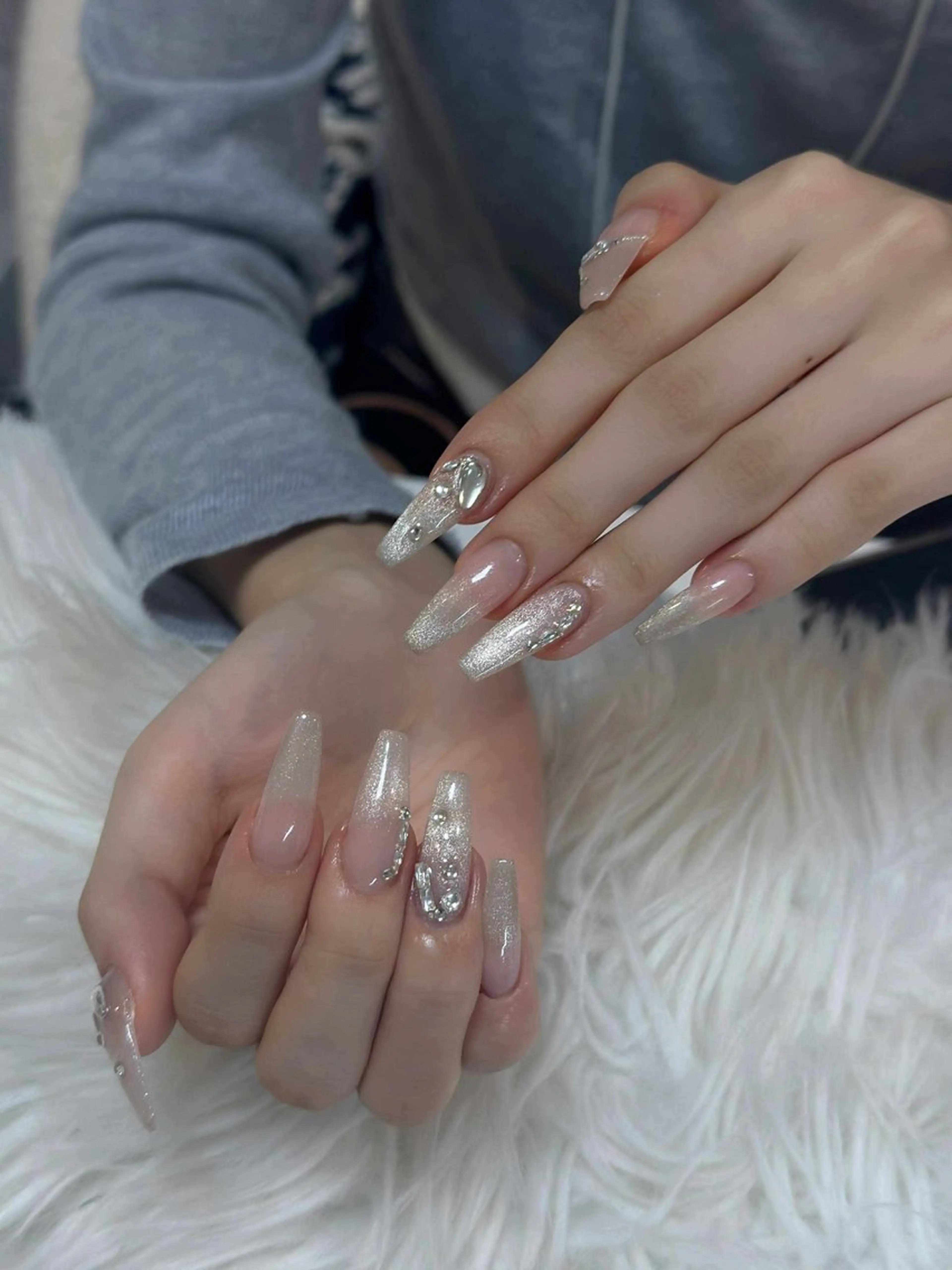 ネイル ボルドー ブラウン チークネイル ドット フットネイル ハンドネイル Julli NailStudioのネイルデザイン