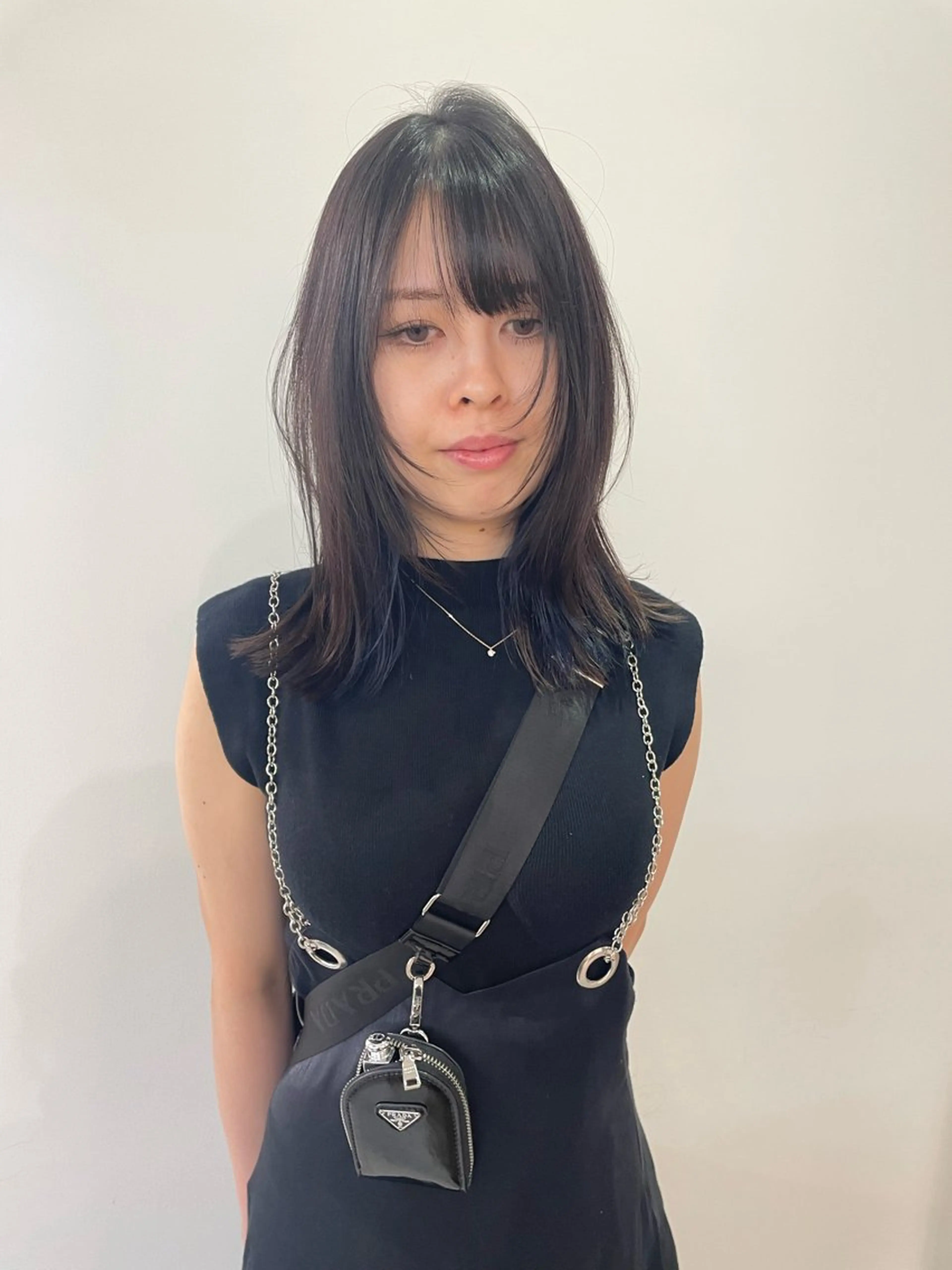 ミディアム カラー デザインカラー イヤリングカラー インナーカラー 顔まわりレイヤー レイヤーカット カット ヘアカラー トリートメント MIU/ルーツカラー ボブ/顔周りレイヤーのヘアスタイル