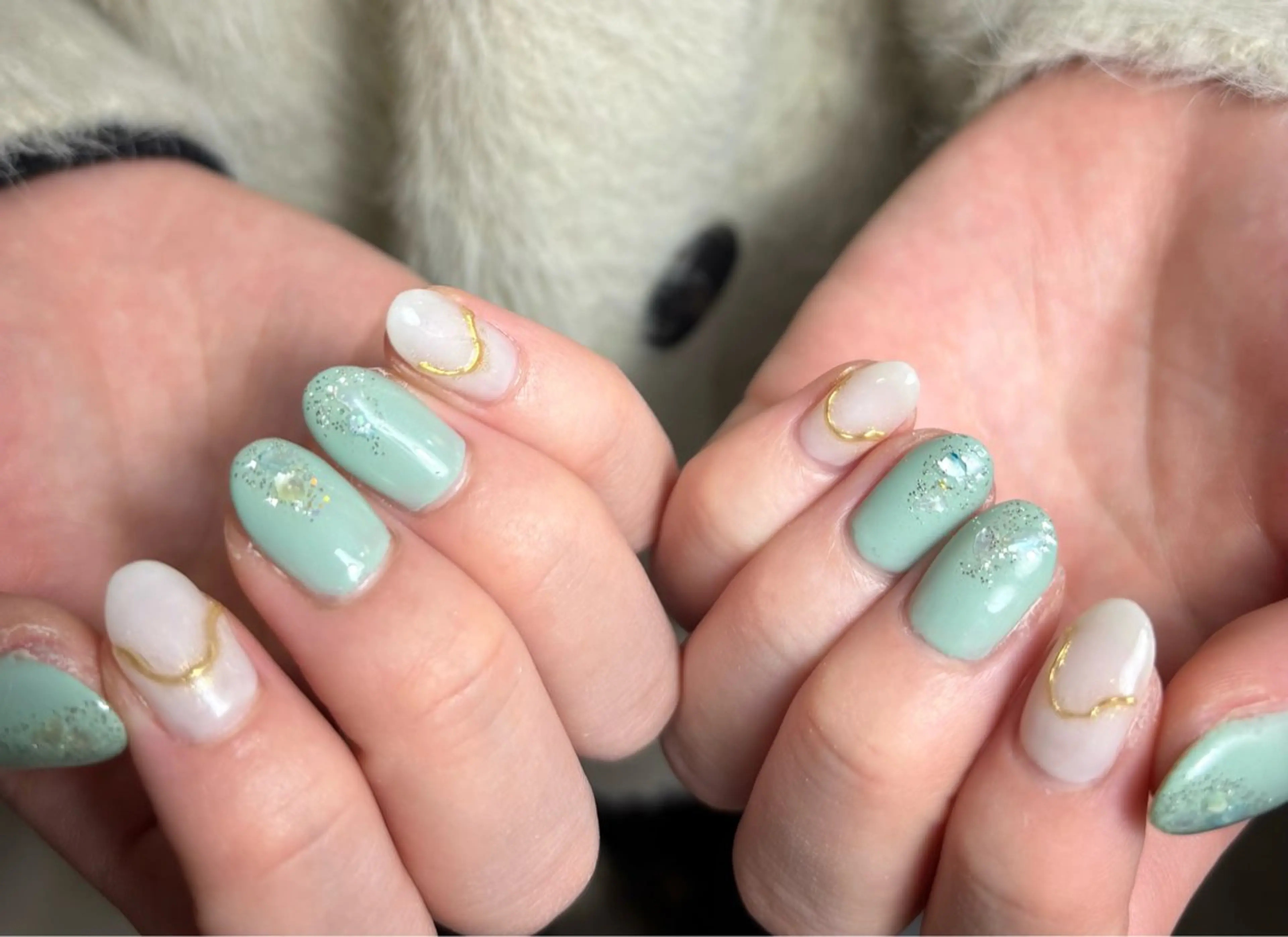 ネイル アートネイル ジェルネイル キラキラネイル 持ち込み ニュアンスネイル ハンドネイル Salute本店 🦋仲原里佳のネイルデザイン