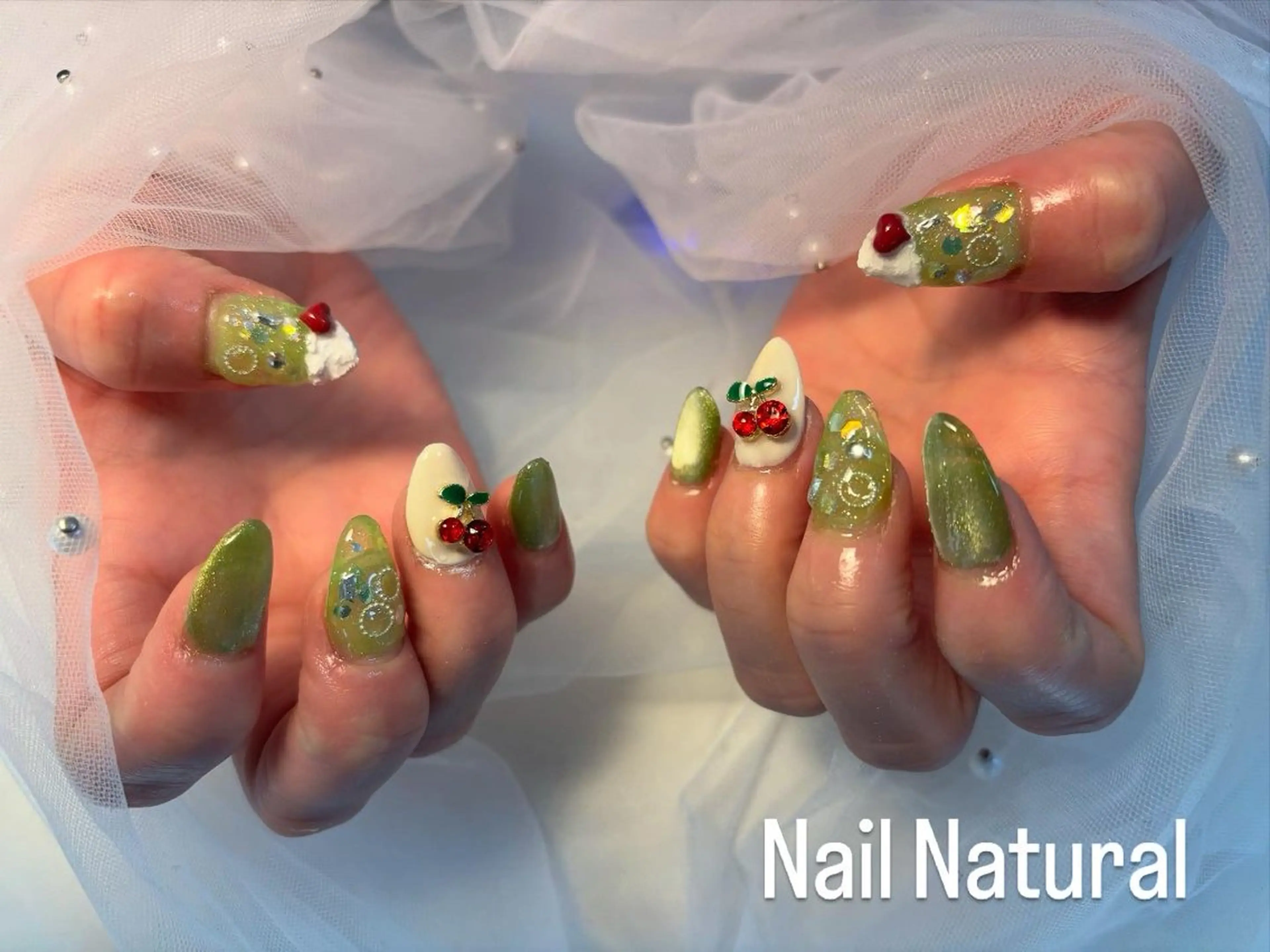 ネイル フラッシュネイル フットネイル フレンチネイル ジェルネイル ガラスフレンチ ハンドネイル Nail salon Natulalのネイルデザイン