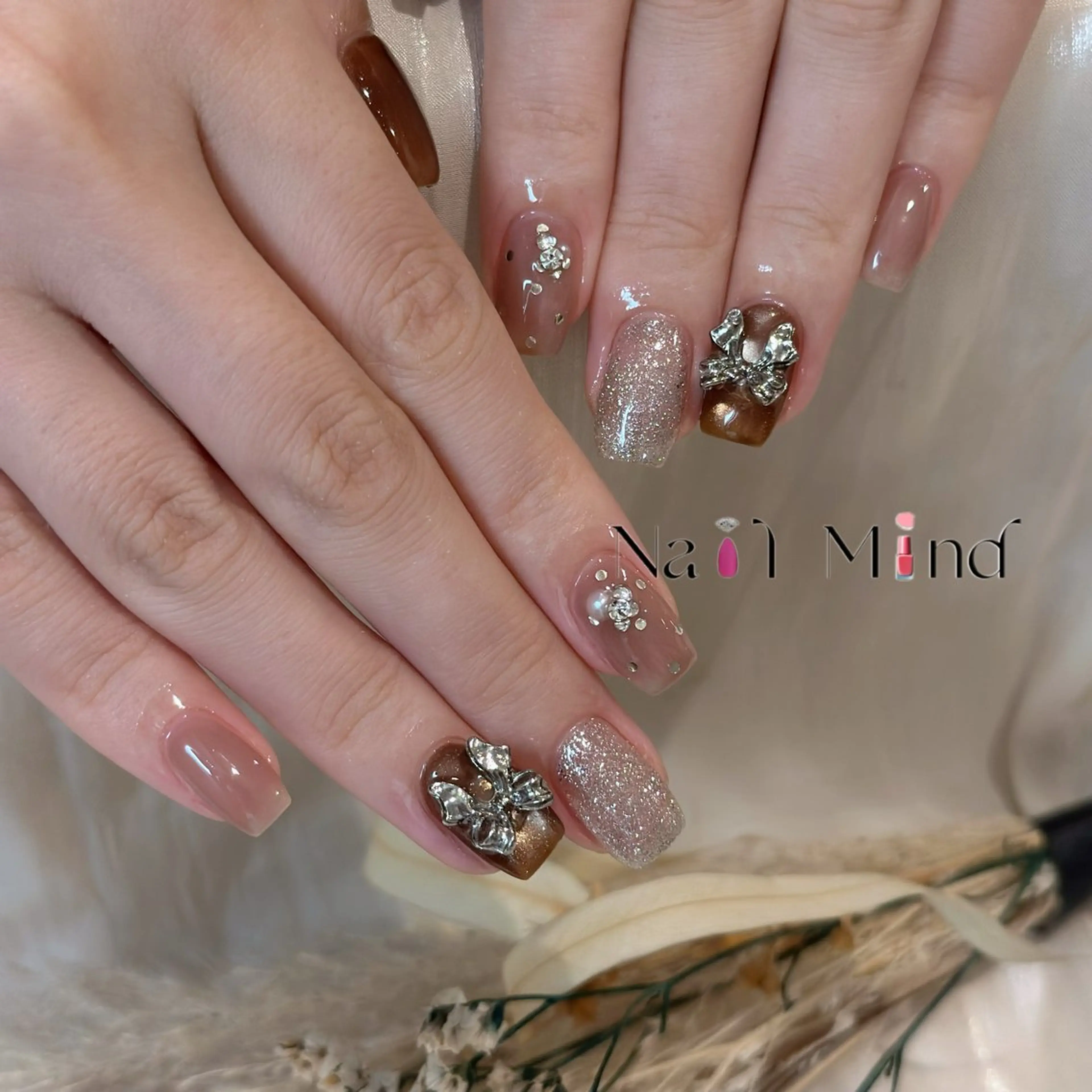 ネイル ドット フラッシュネイル ジェルネイル マグネットネイル パラジェル ハンドネイル Nail Mind (NaONail）のネイルデザイン