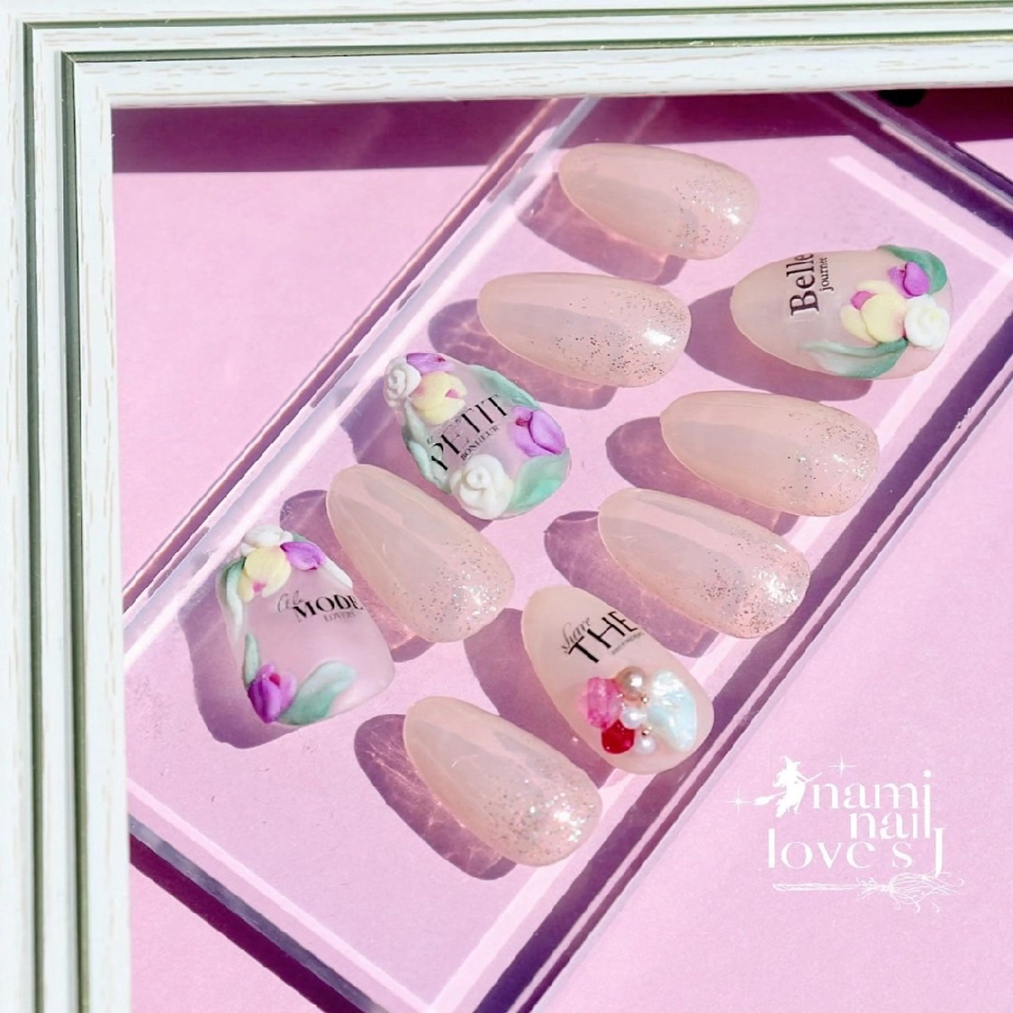 ネイル 内 奈美のネイルデザイン