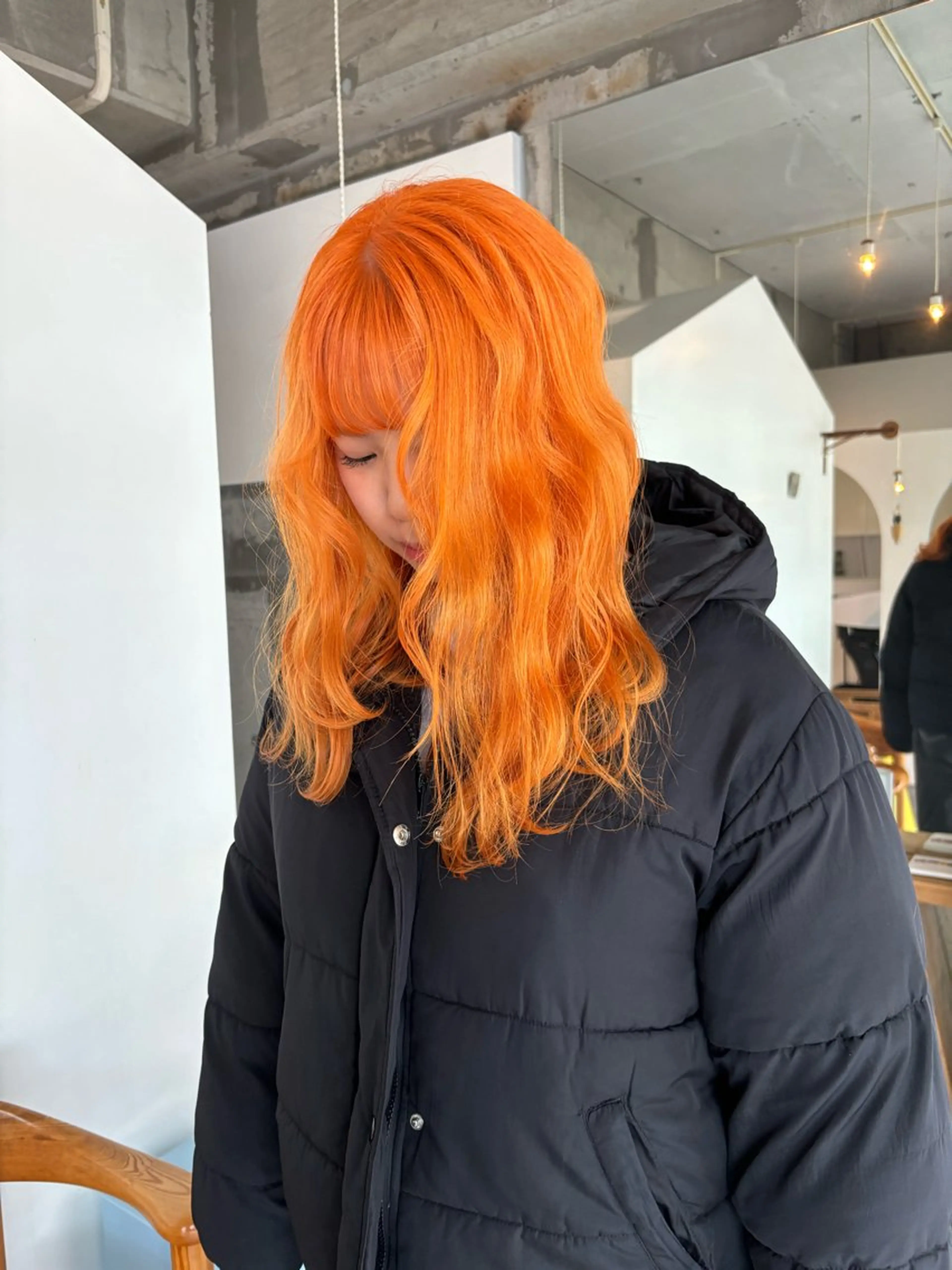 セミロング 顔まわりレイヤー 韓国風ヘア レイヤーカット カット ヘアカラー トリートメント mirai/レイヤー ブリーチ/ハイトーンのヘアスタイル