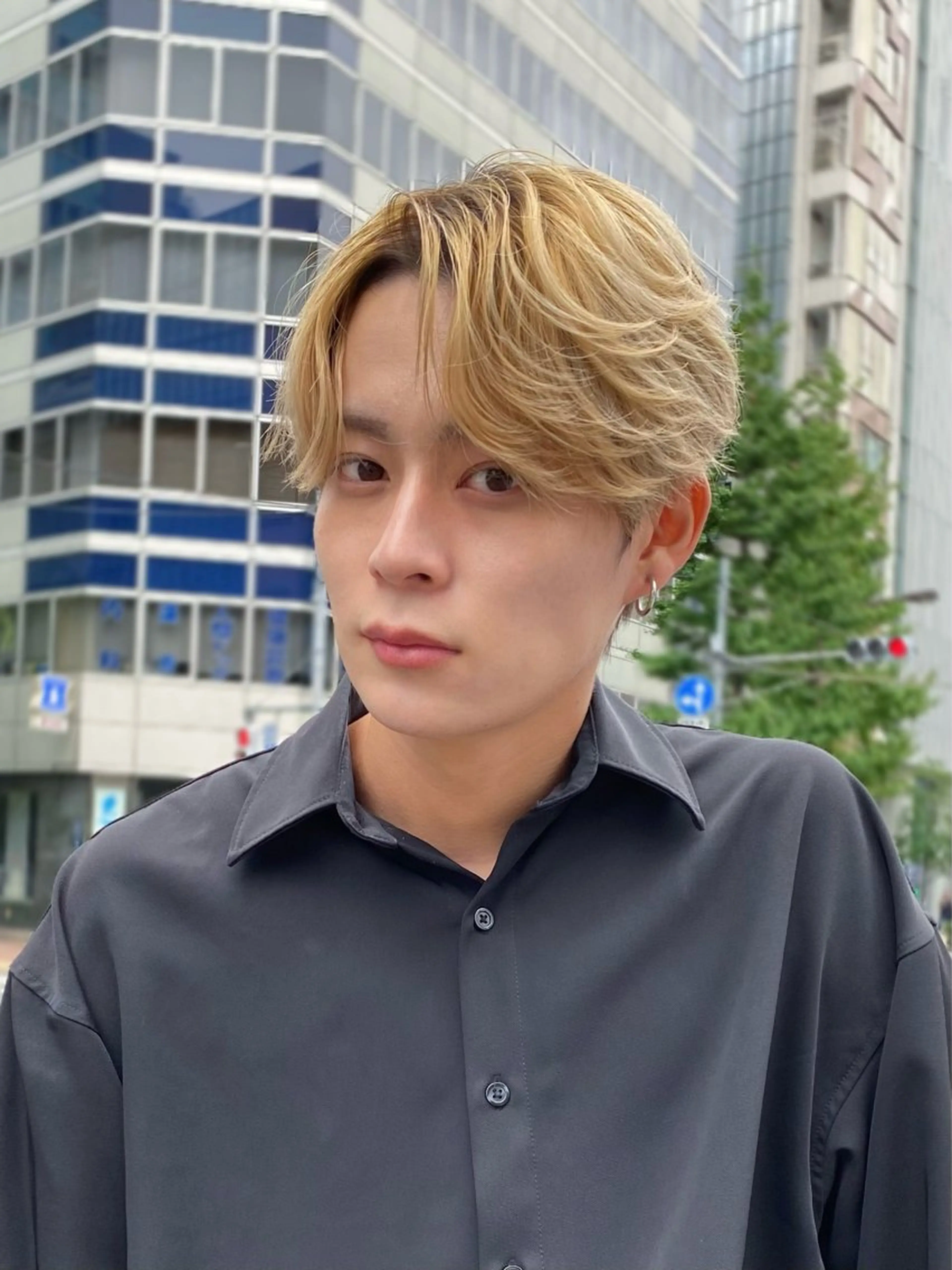ショート メンズ メンズブリーチ センターパート フェザーパーマ メンズ韓国風 韓国マッシュ カット k.e.y銀座店所属・安藤幹人 メンズカット/パーマのヘアスタイル