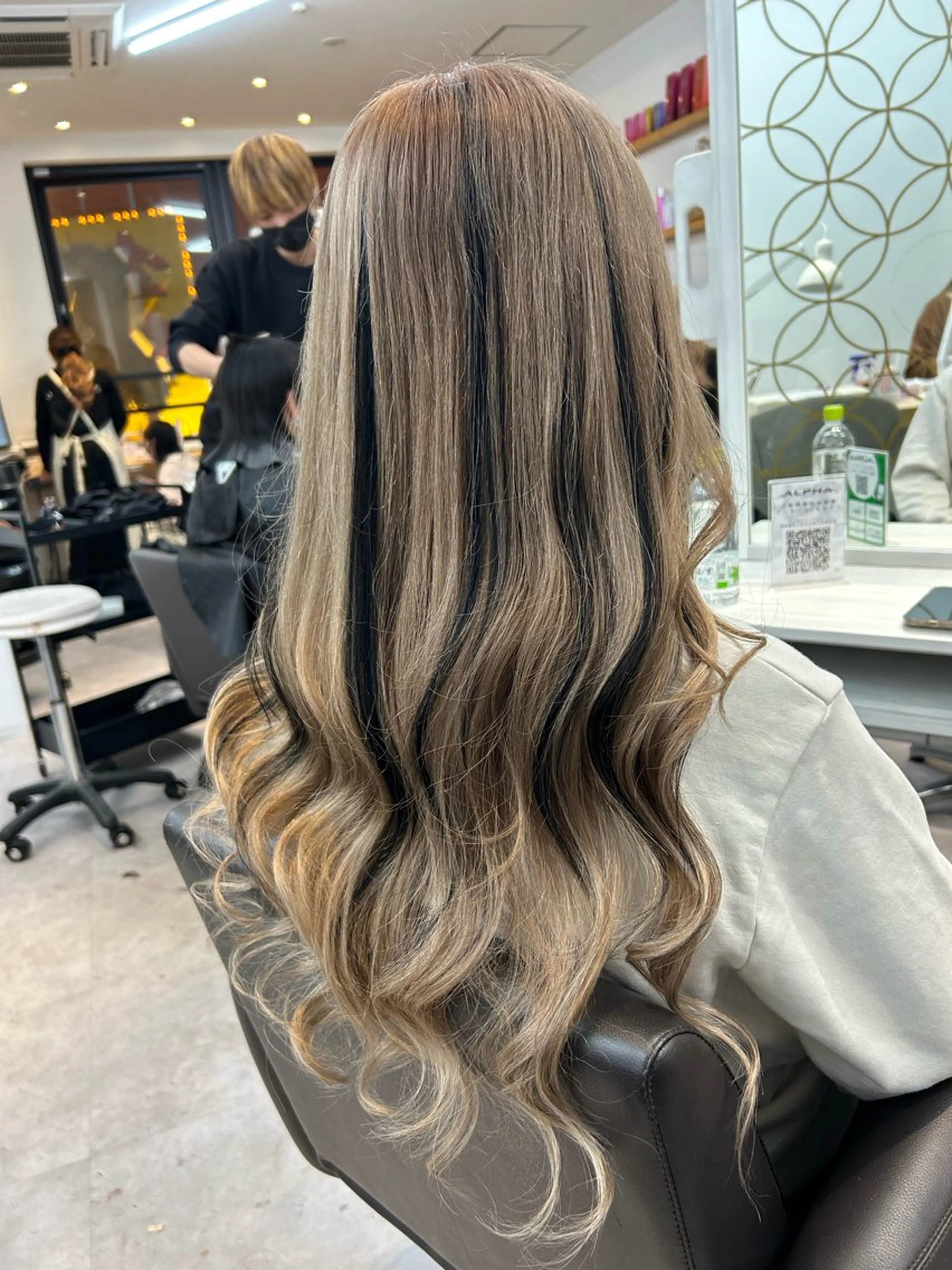 ロング カラー ヘアアレンジ シールエクステ バレイヤージュ ブリーチ ハイライトカラー ハイトーンカラー alpha. カラーエクステ下妻のヘアスタイル