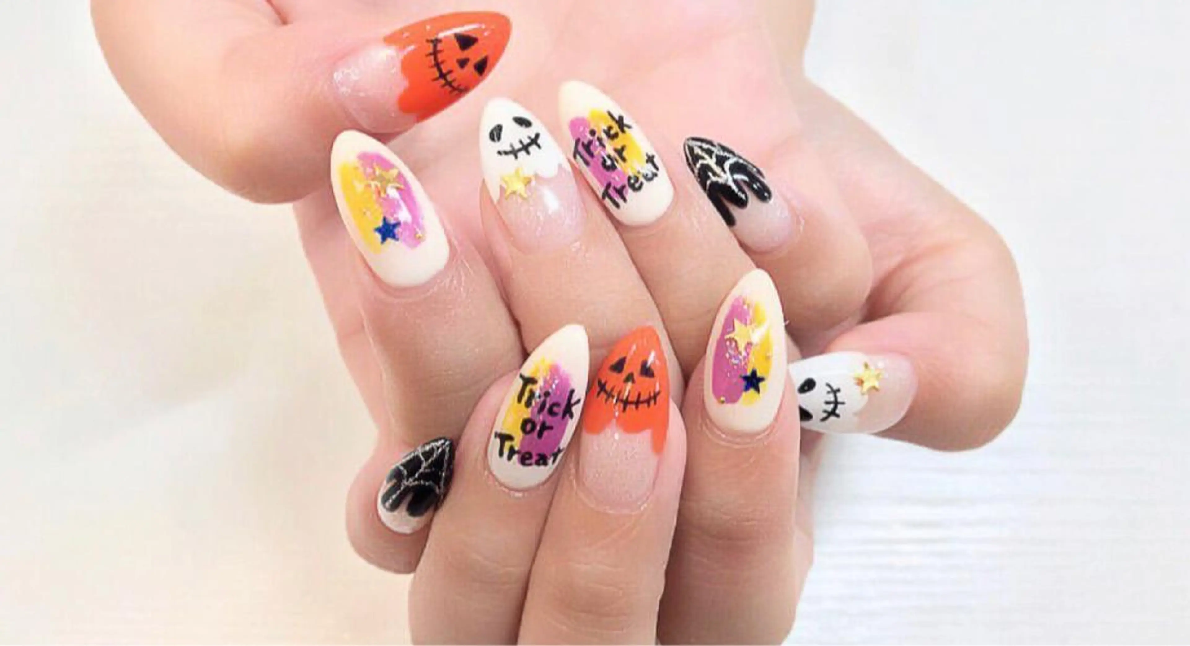 ネイル 🖤スカルプ R🖤のネイルデザイン
