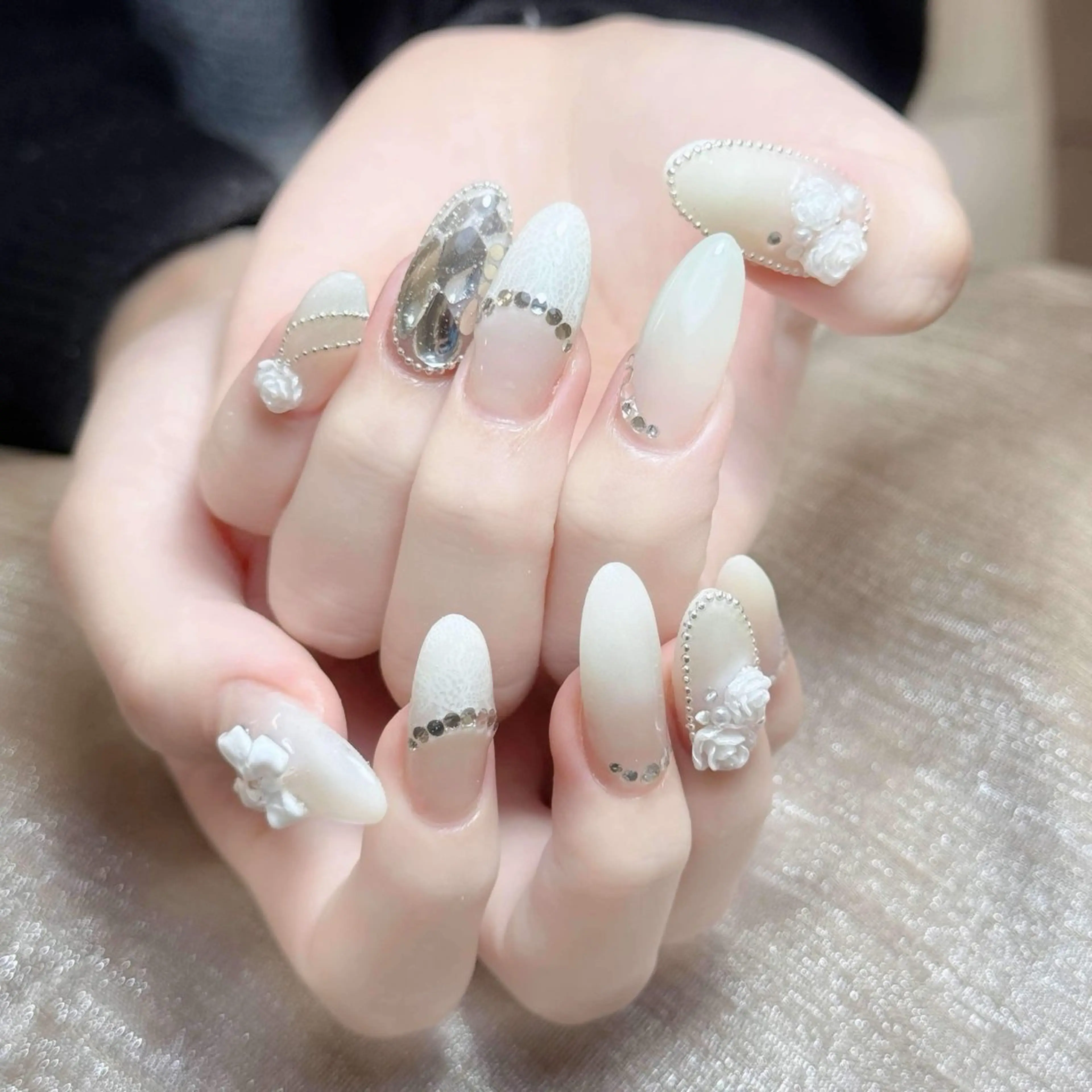ネイル チークネイル フレンチネイル ジェルネイル ガラスフレンチ 韓国ネイル ハンドネイル ハンドケア Anh Nail 歌舞伎町のネイルデザイン