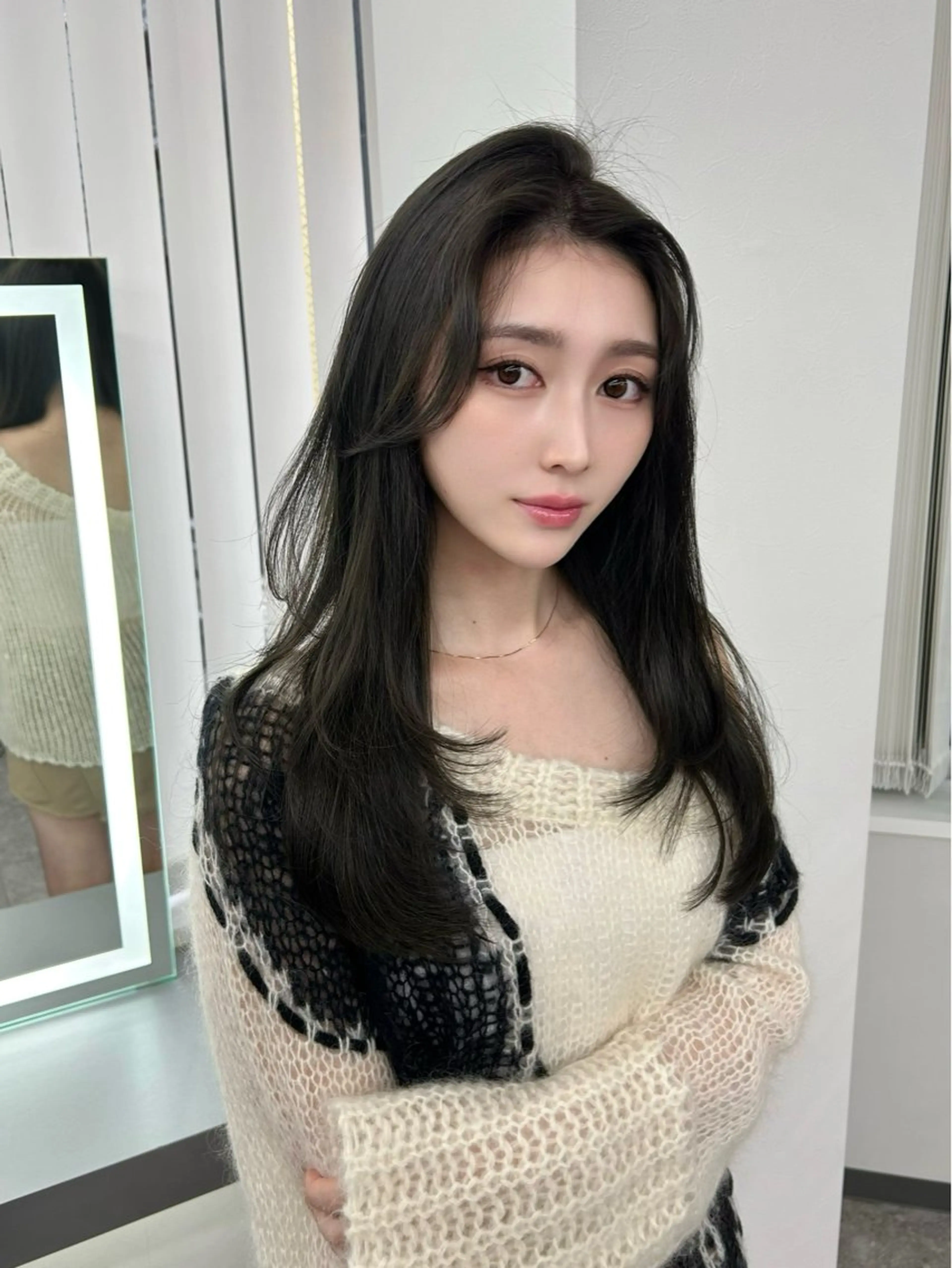 セミロング カラー グレージュ オリーブグレージュ オリーブグレー レイヤーカット カット ヘアカラー LANDS所属・nanaka 🤍韓国ワンホンヘアのヘアスタイル