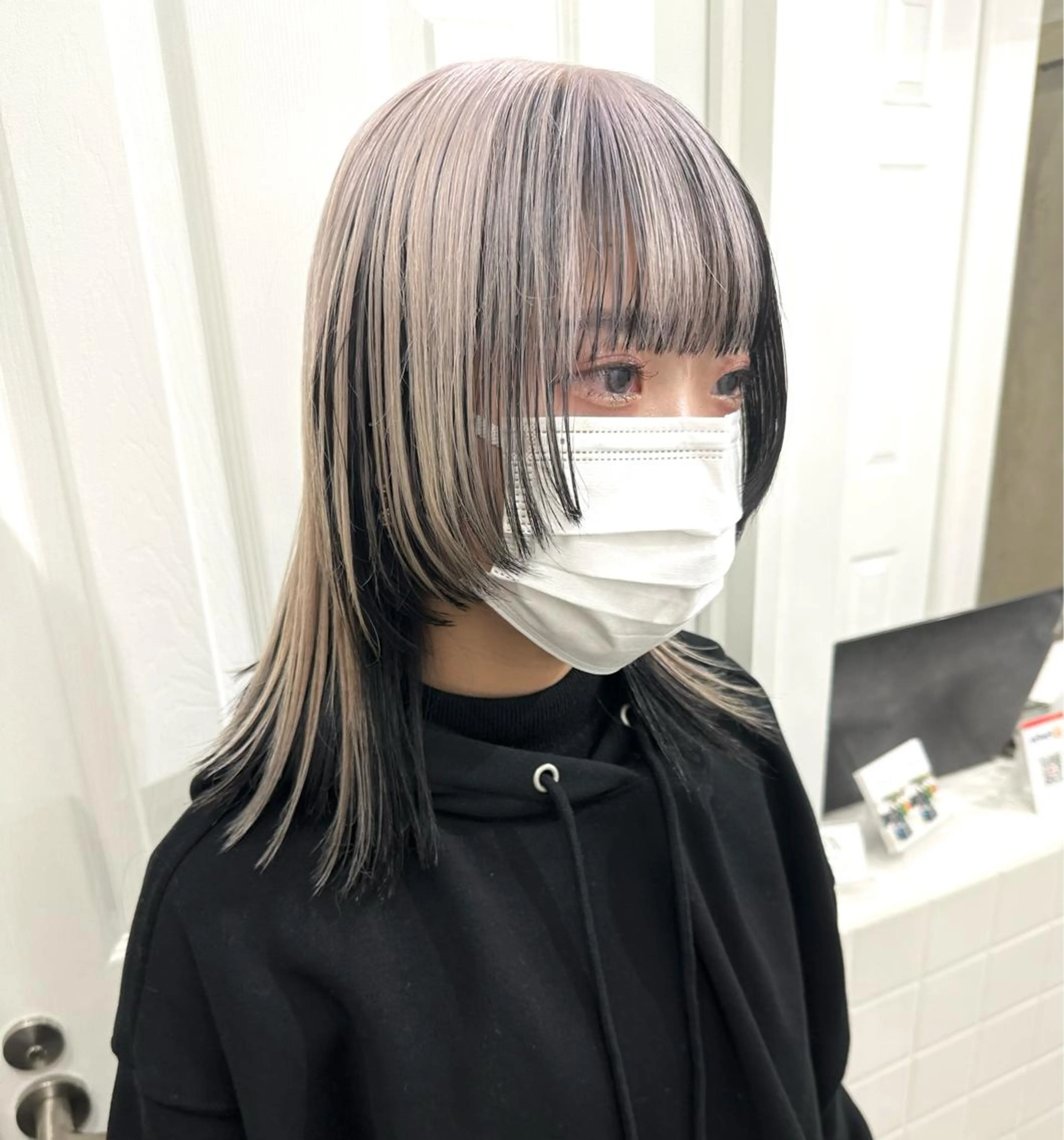 ミディアム カラー パーマ ヘアアレンジ メンズ 抜きっぱなしブロンド ササキカズマのヘアスタイル