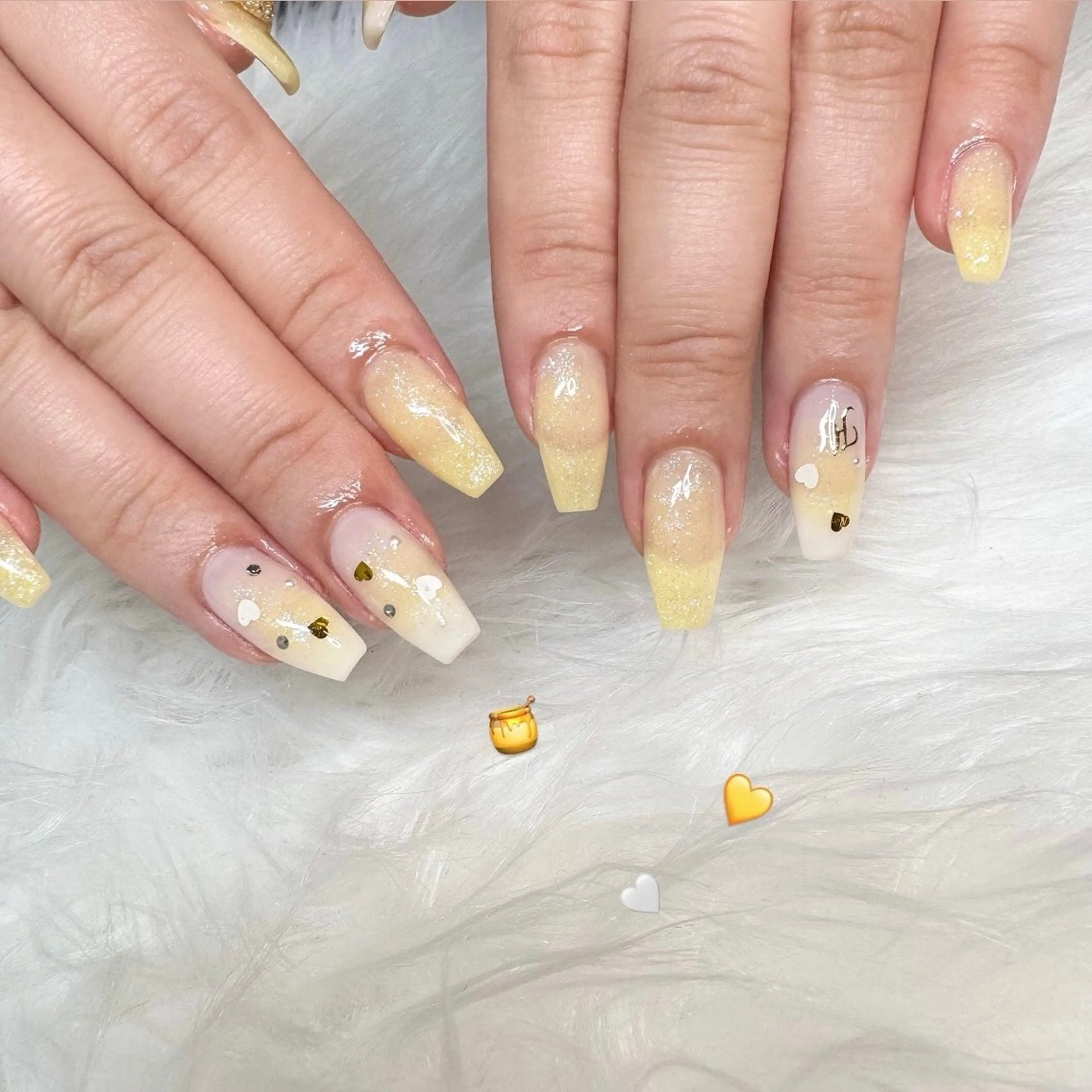 ネイル ハンドネイル La neige* yuki 🥯🍑のネイルデザイン