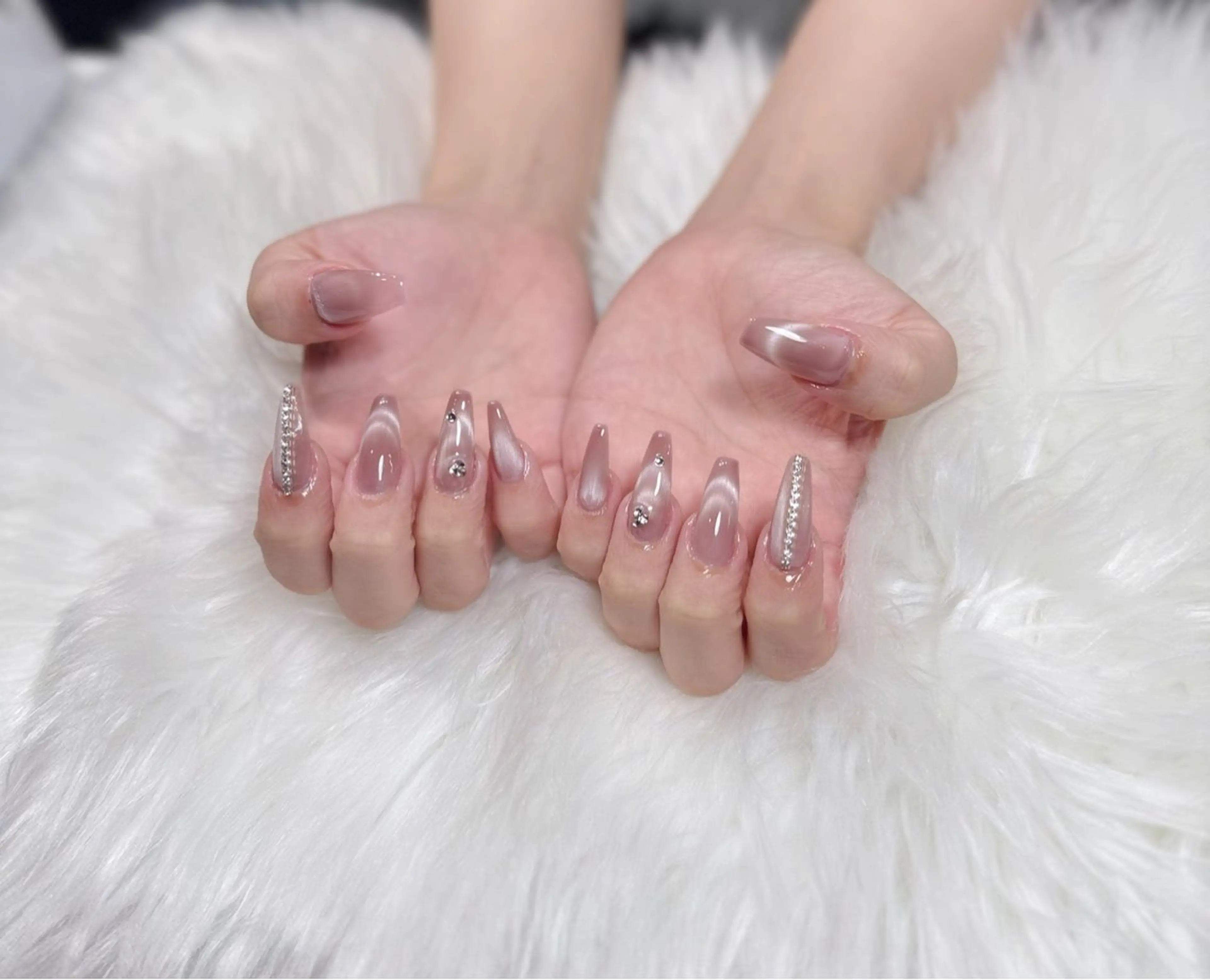 ネイル オーロラネイル チークネイル フットネイル フレンチネイル ジェルネイル ハンドネイル Nichi Nailsのネイルデザイン
