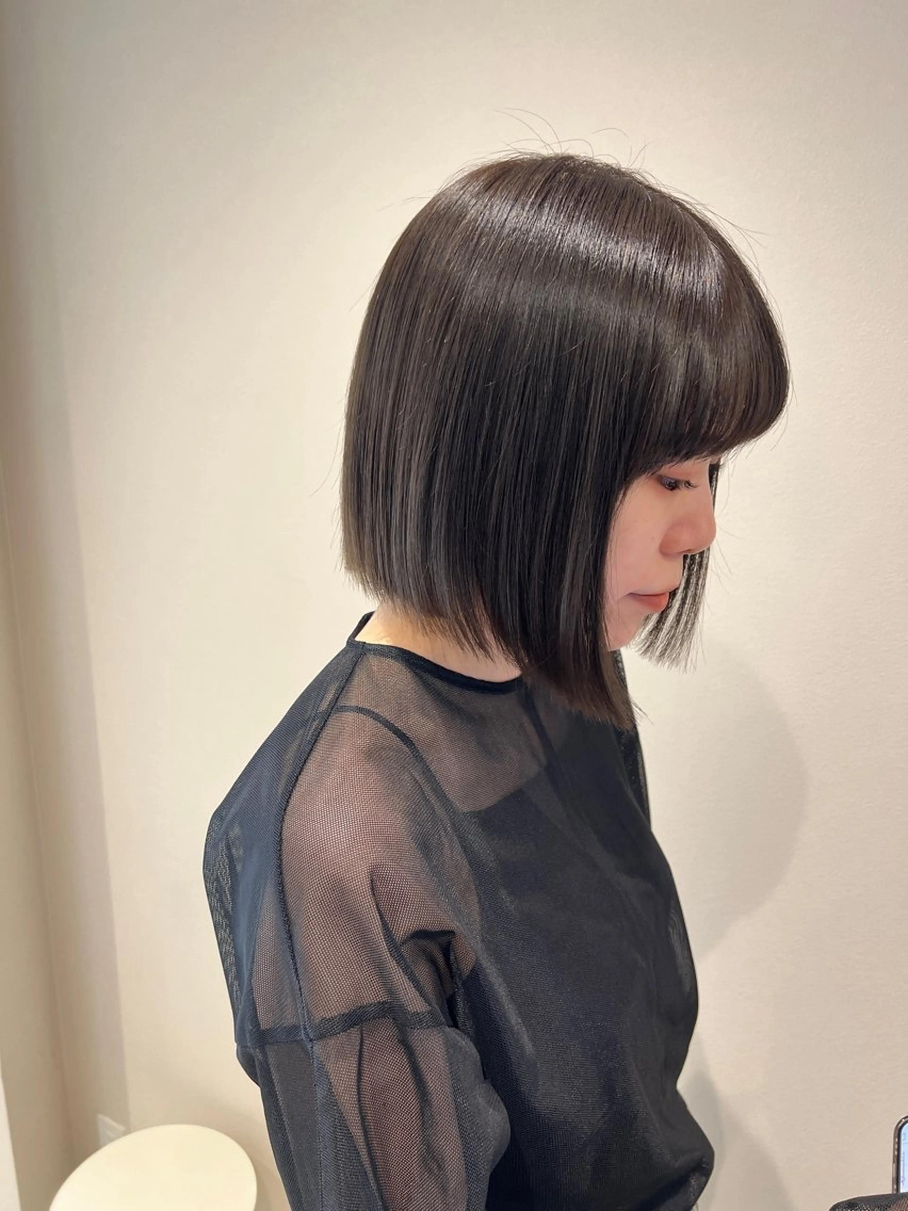 ショート カラー グレージュ オリーブグレージュ オリーブグレー カット ヘアカラー トリートメント ノイシキ サキのヘアスタイル