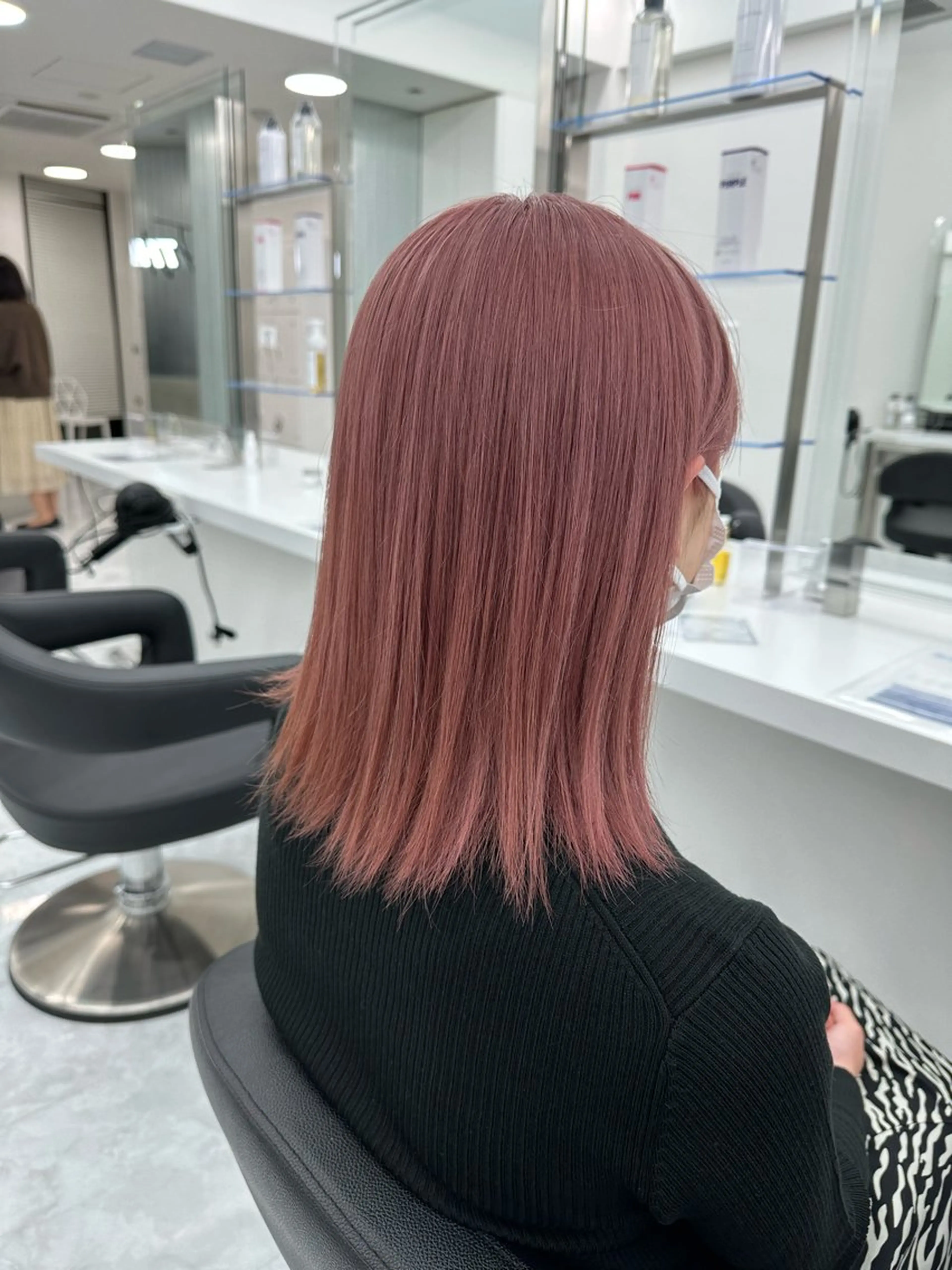 ミディアム カラー ケアブリーチ 韓国レイヤーKYONのヘアスタイル