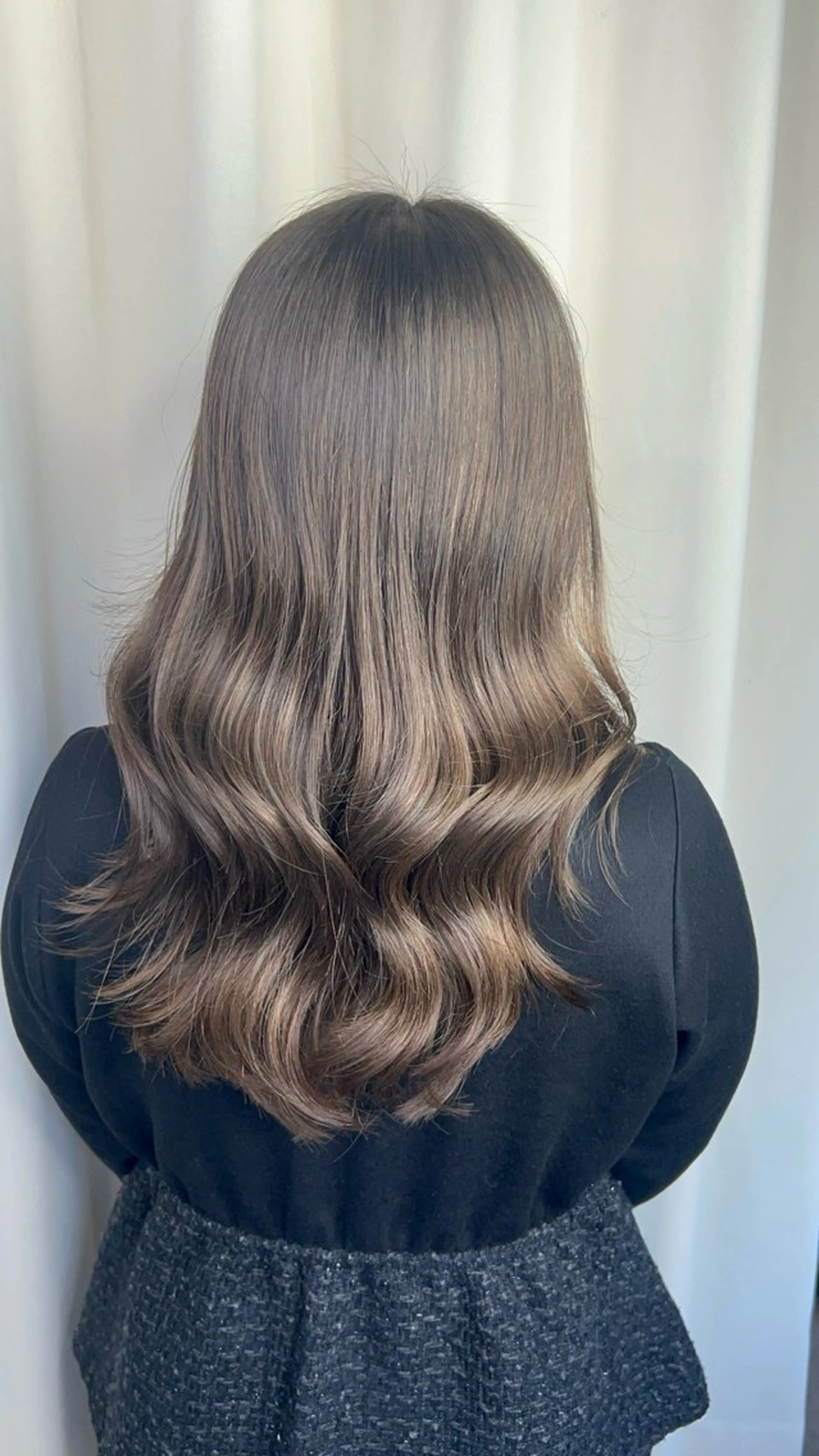 ロング カラー カット ヘアカラー mizuki THREE（A）のヘアスタイル