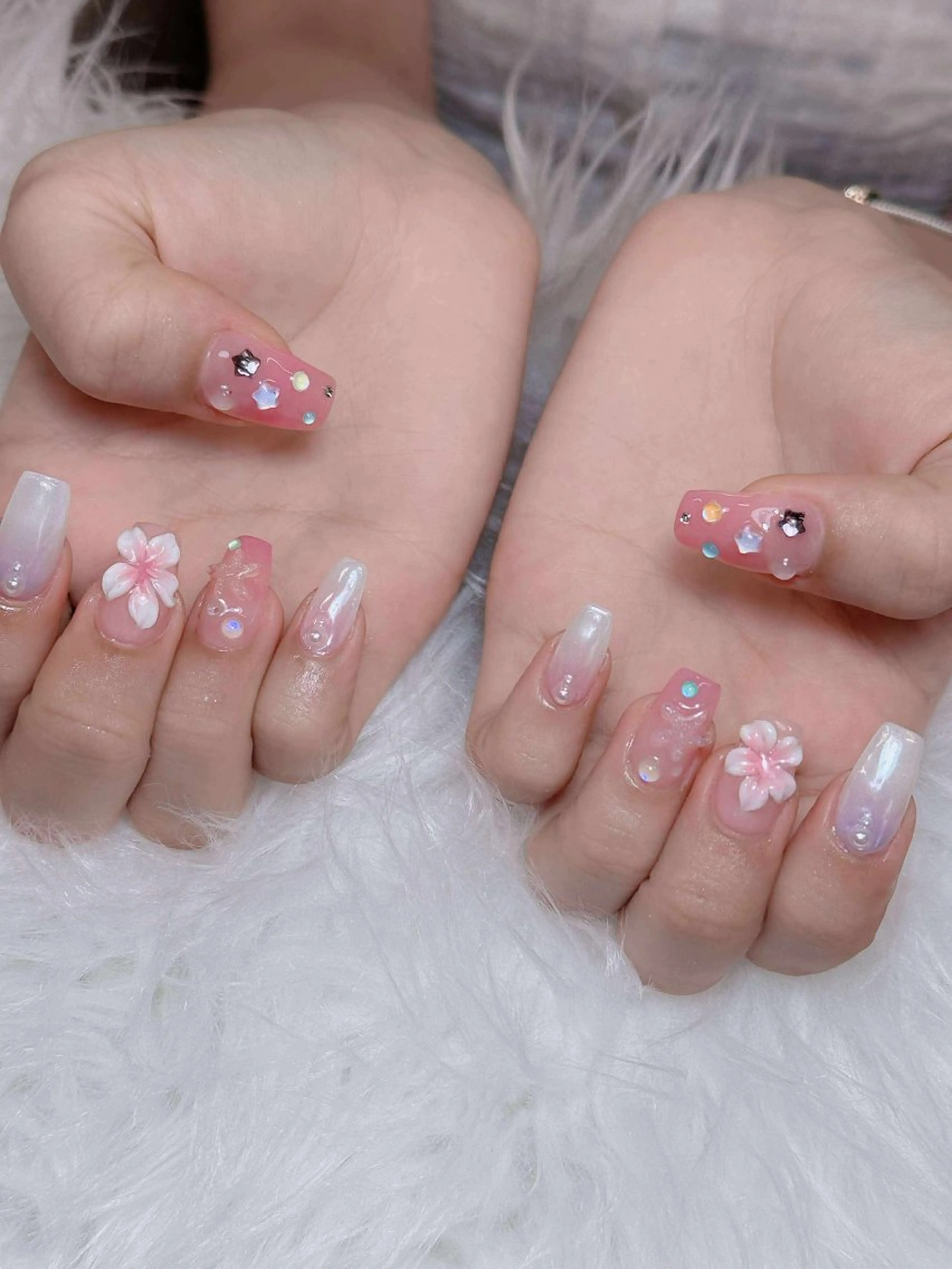 ネイル オーロラネイル チークネイル フットネイル フレンチネイル 韓国ネイル ハンドネイル Lumi Nailのネイルデザイン