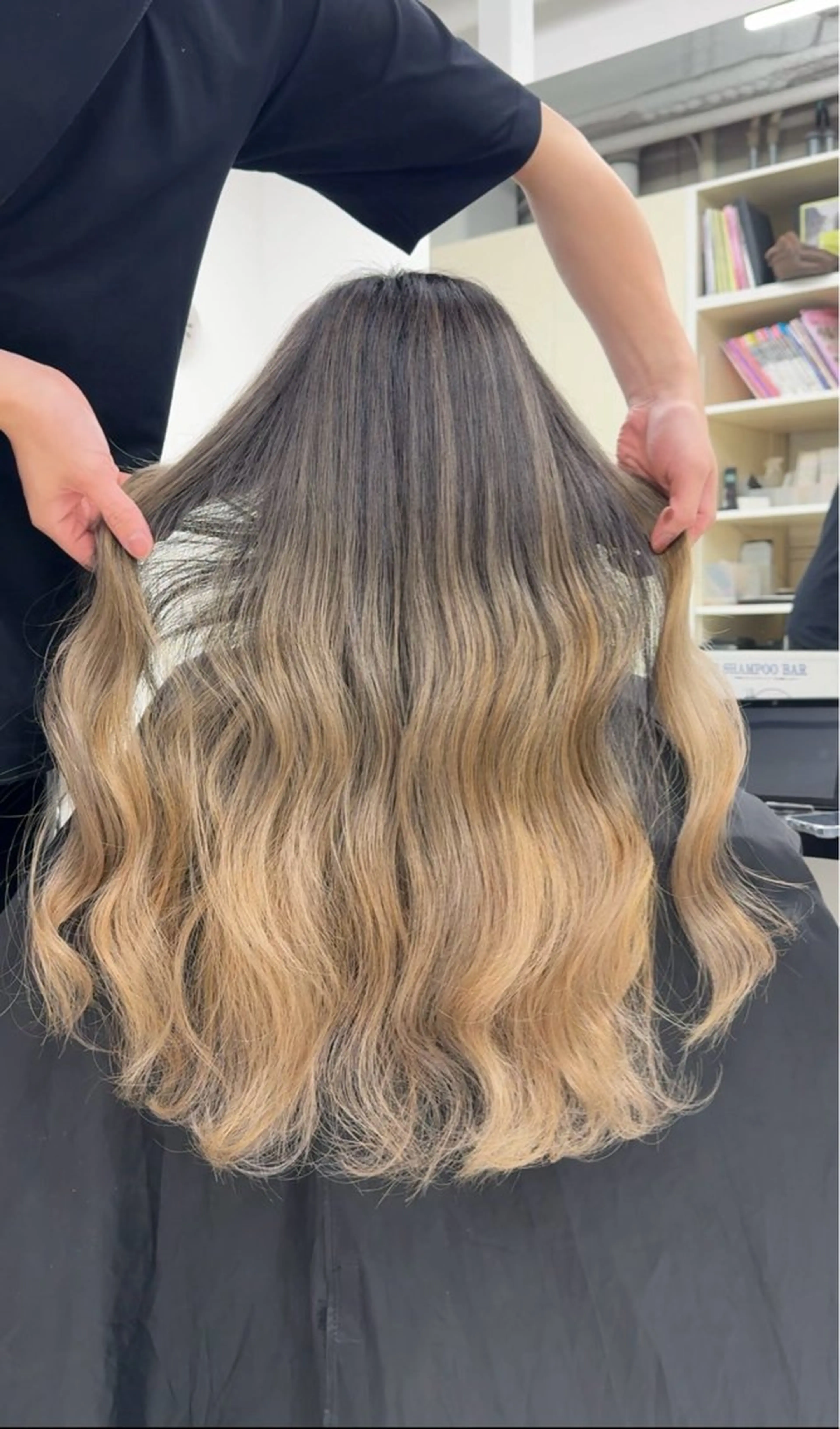 ロング カラー バレイヤージュ ブリーチ ケアブリーチ ダブルカラー グラデーションカラー カット ヘアカラー トリートメント ヘアセット Rikuto/原宿 /バレイヤージュのヘアスタイル
