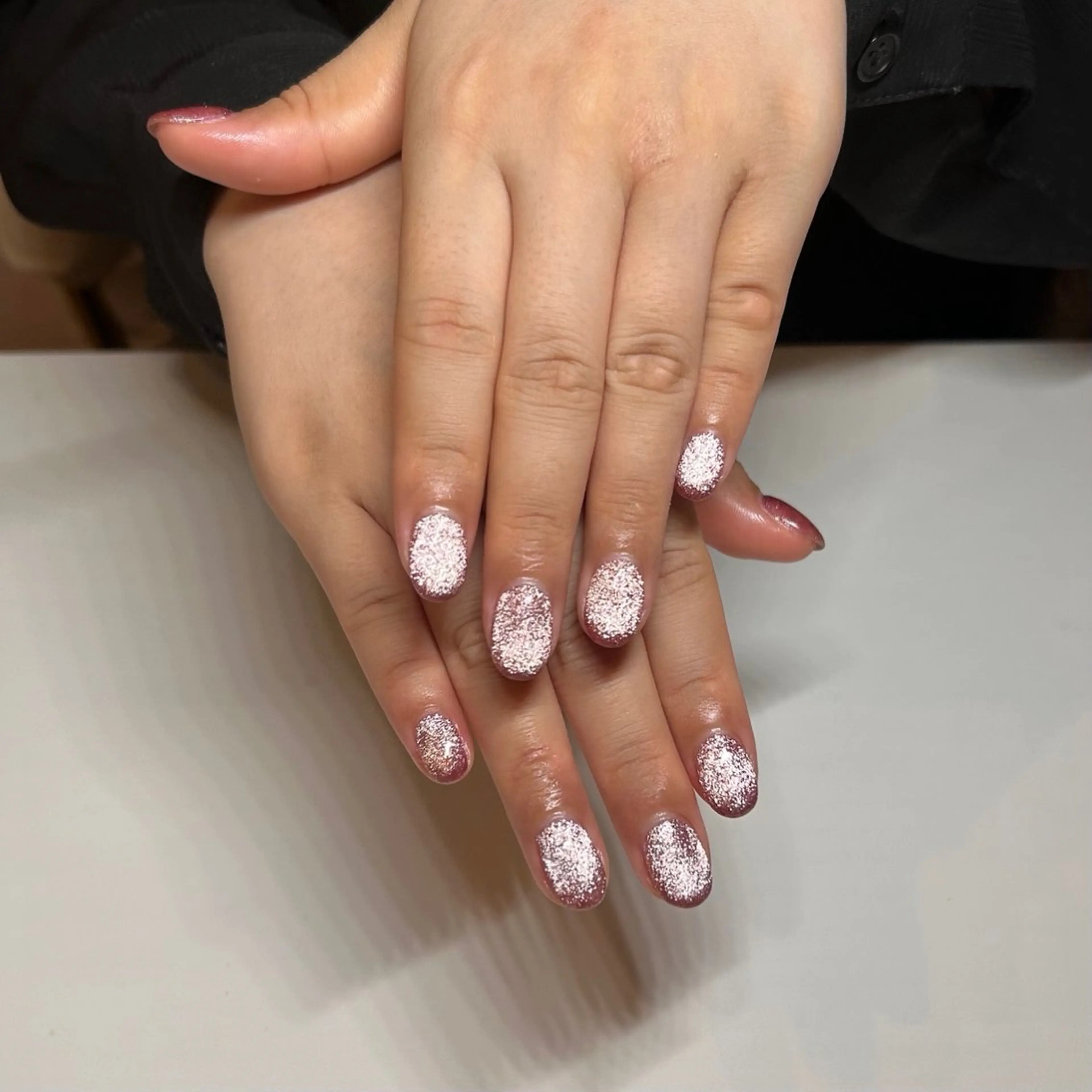 ネイル キラキラネイル ピンク ハンドネイル ネイルサロンAmo所属・ネイルサロンAmo 🎀SIONのネイルデザイン