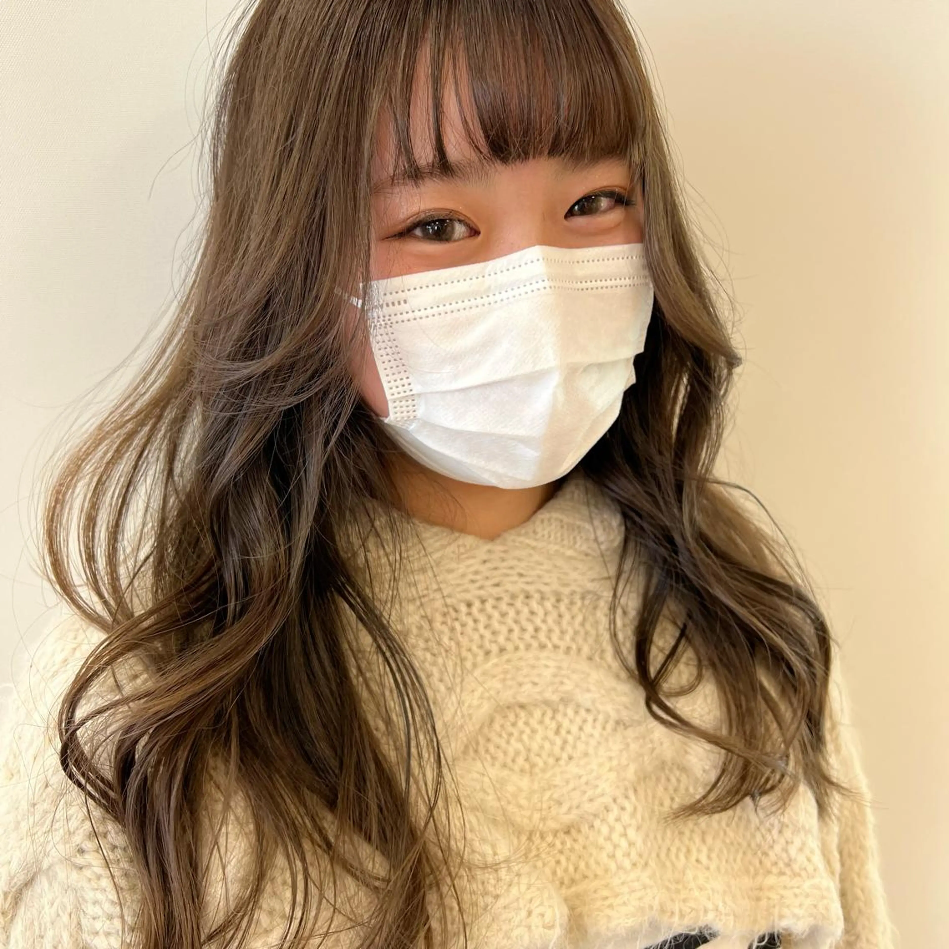 ロング カラー グレージュ ミルクティーグレージュ ヘアカラー トリートメント 似合わせ.ﾍｱｾｯﾄ 得意🌹井上美沙のヘアスタイル