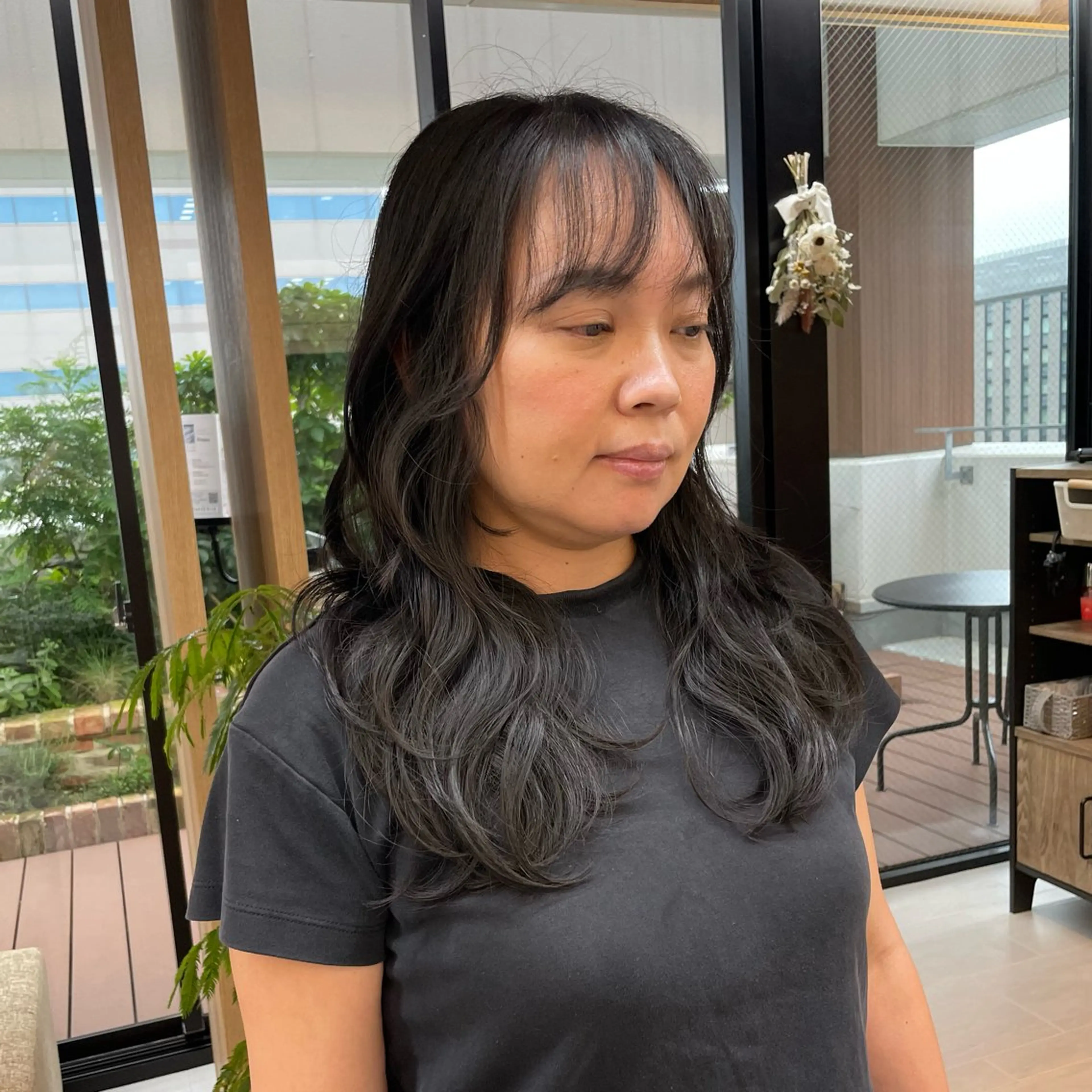 ロング レイヤーカット 山下 紗里奈のヘアスタイル