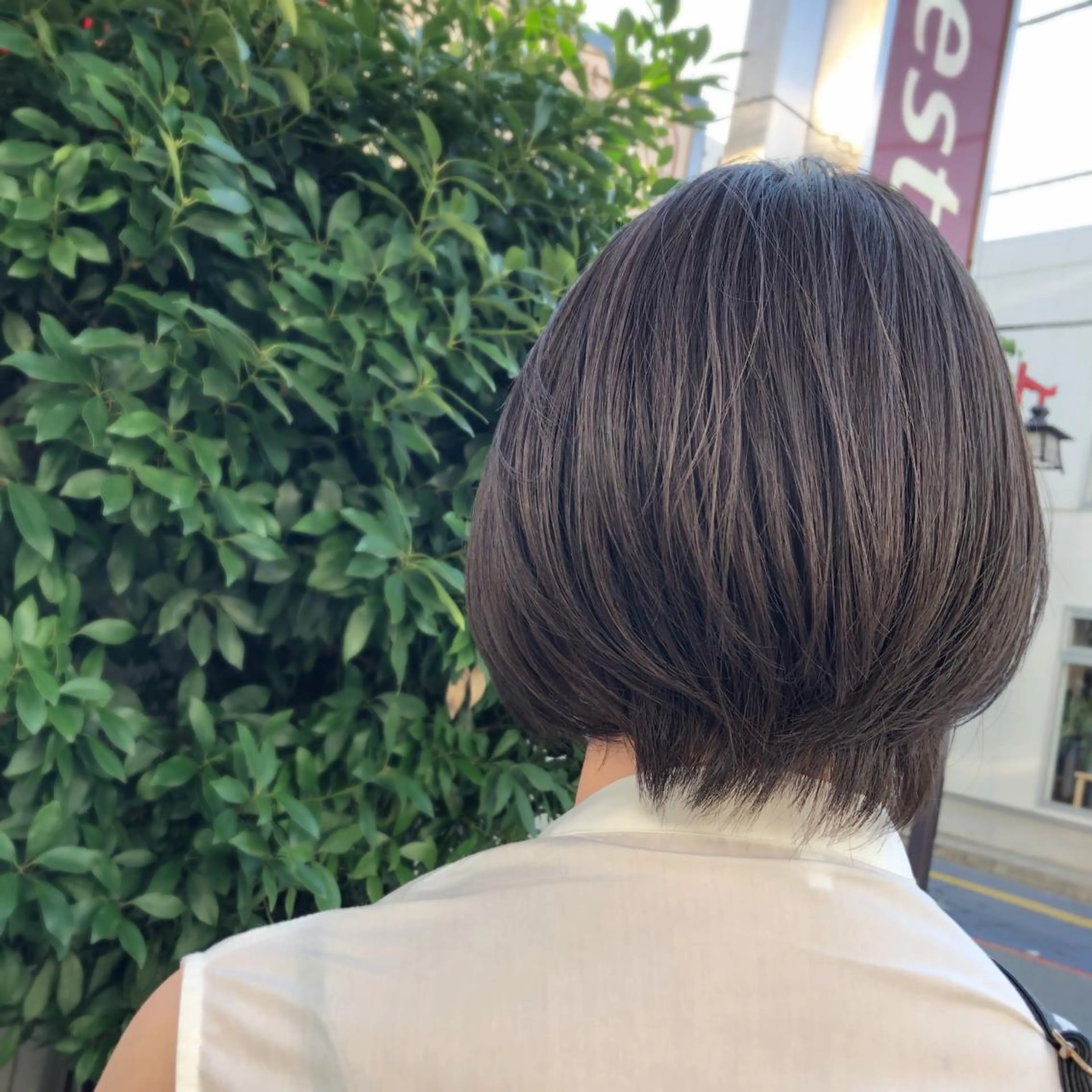 ショート カラー ヘアカラー トリートメント 山崎 絵莉香のヘアスタイル