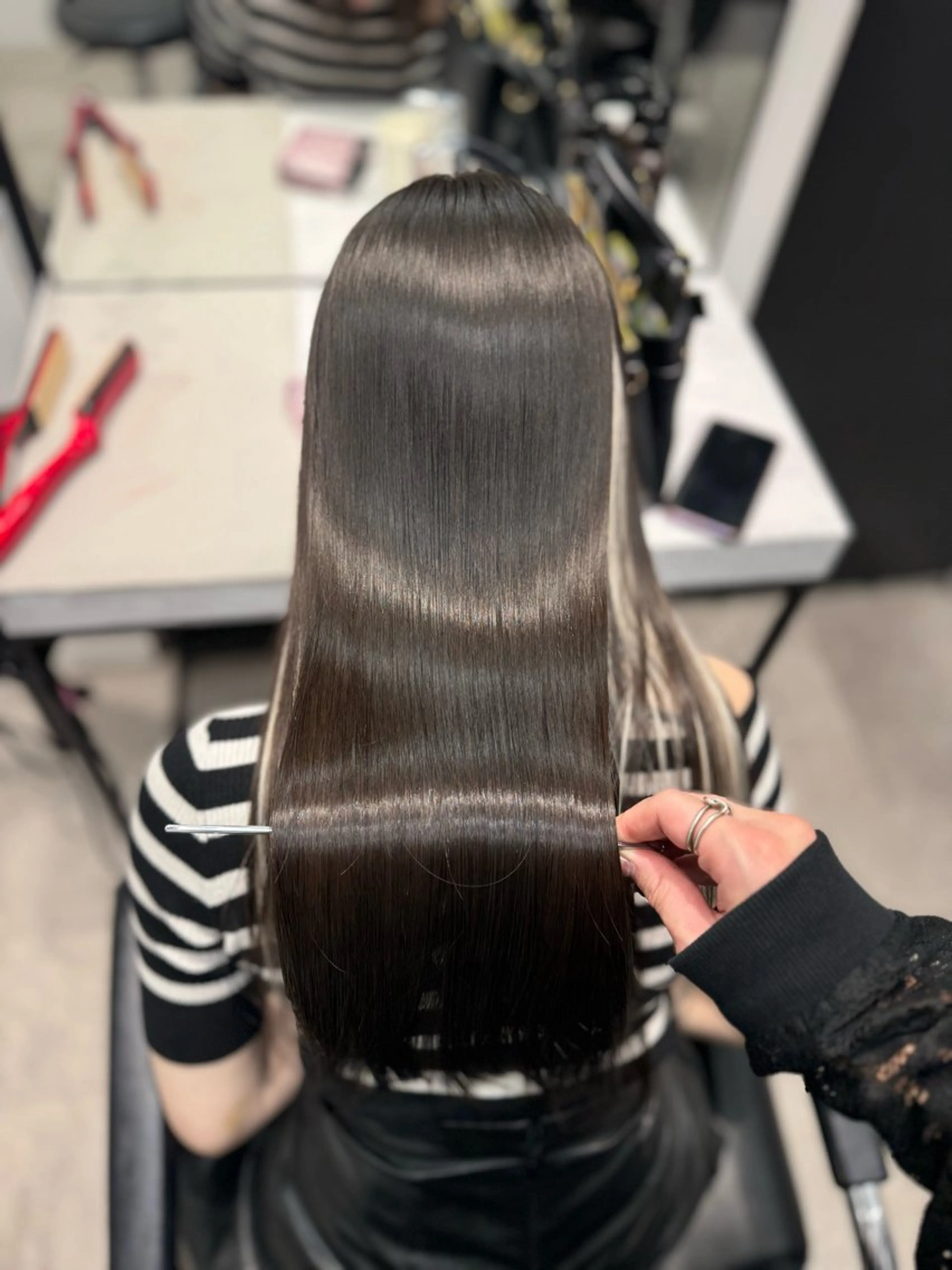 ロング 🚨無料縮毛矯正 モデル募集中🚨のヘアスタイル