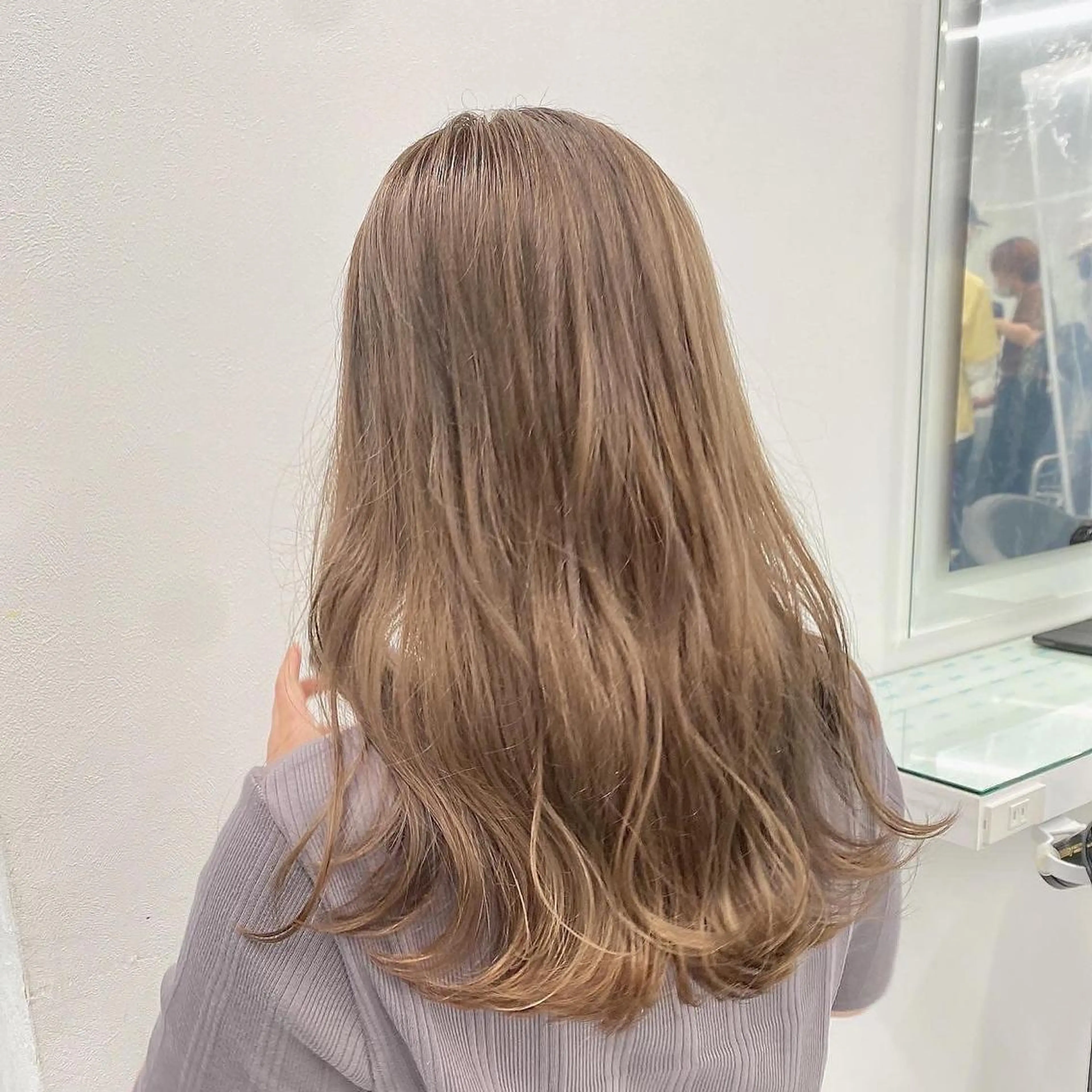 セミロング ヘアカラー ✨透明感、艶髪ヘア✨ 韓国ヘア特化💖のヘアスタイル