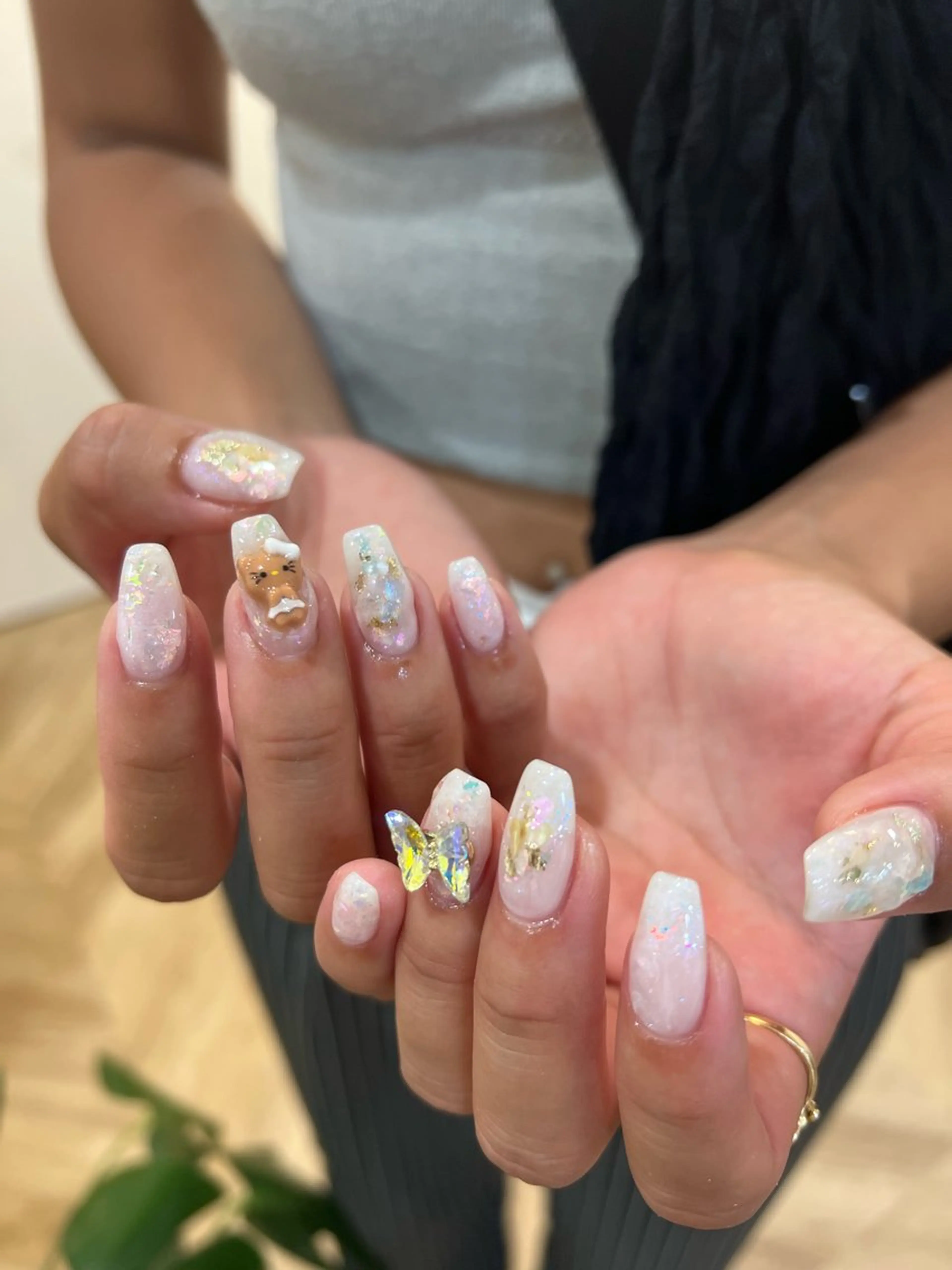 ネイル ハンドネイル フットネイル ハンドケア Nes.Nail所属・Miyagi Asamiのネイルデザイン