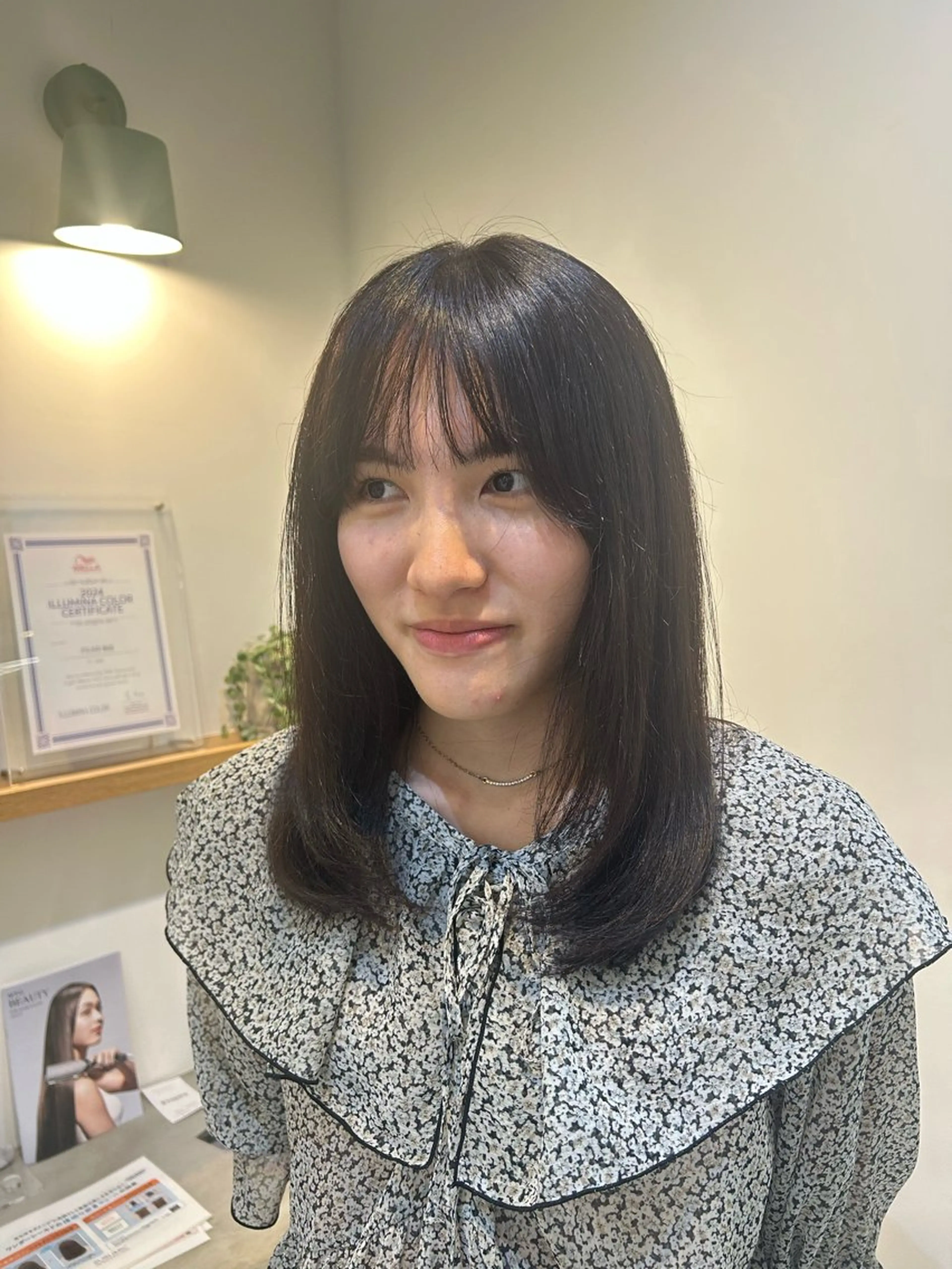 セミロング レイヤーカット 湯浅 美葉のヘアスタイル