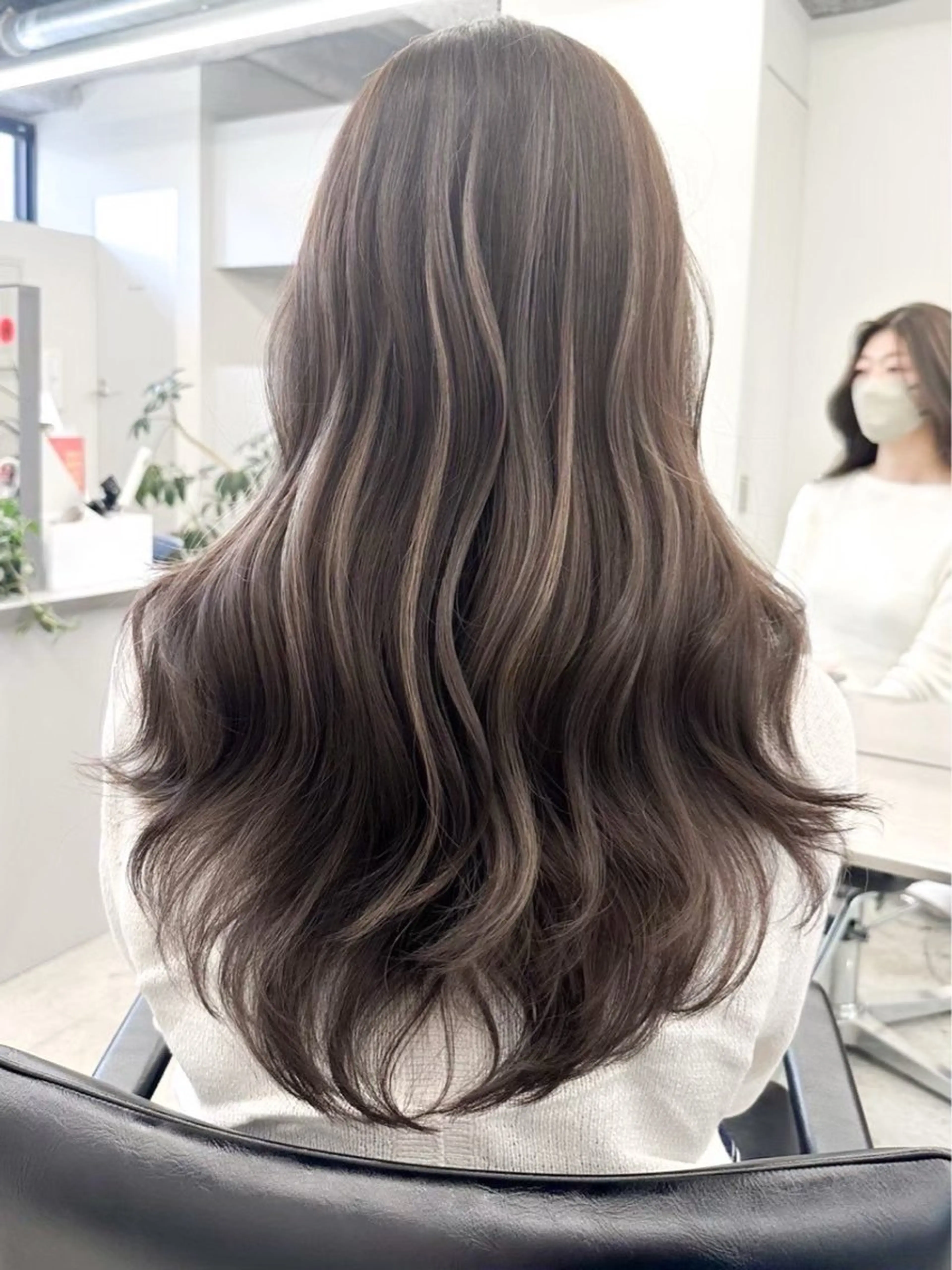 ロング カラー グレージュ ハイライトカラー ハイライト レイヤーカット ヘアカラー 🌈透明感カラー🌈 🌟吉田祐介🌟のヘアスタイル