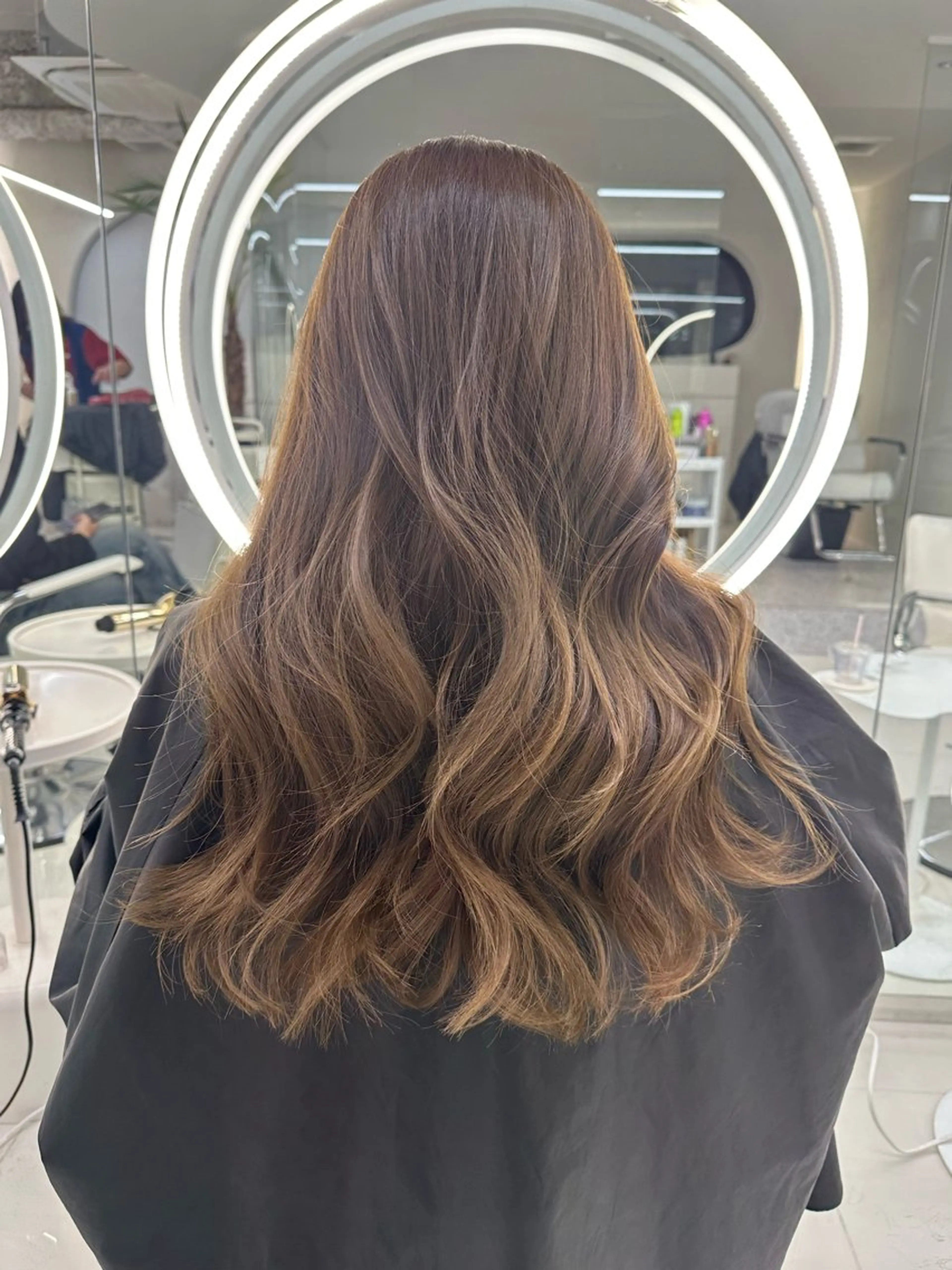 ロング ヘアカラー ハイトーンボブ Mizuki.のヘアスタイル