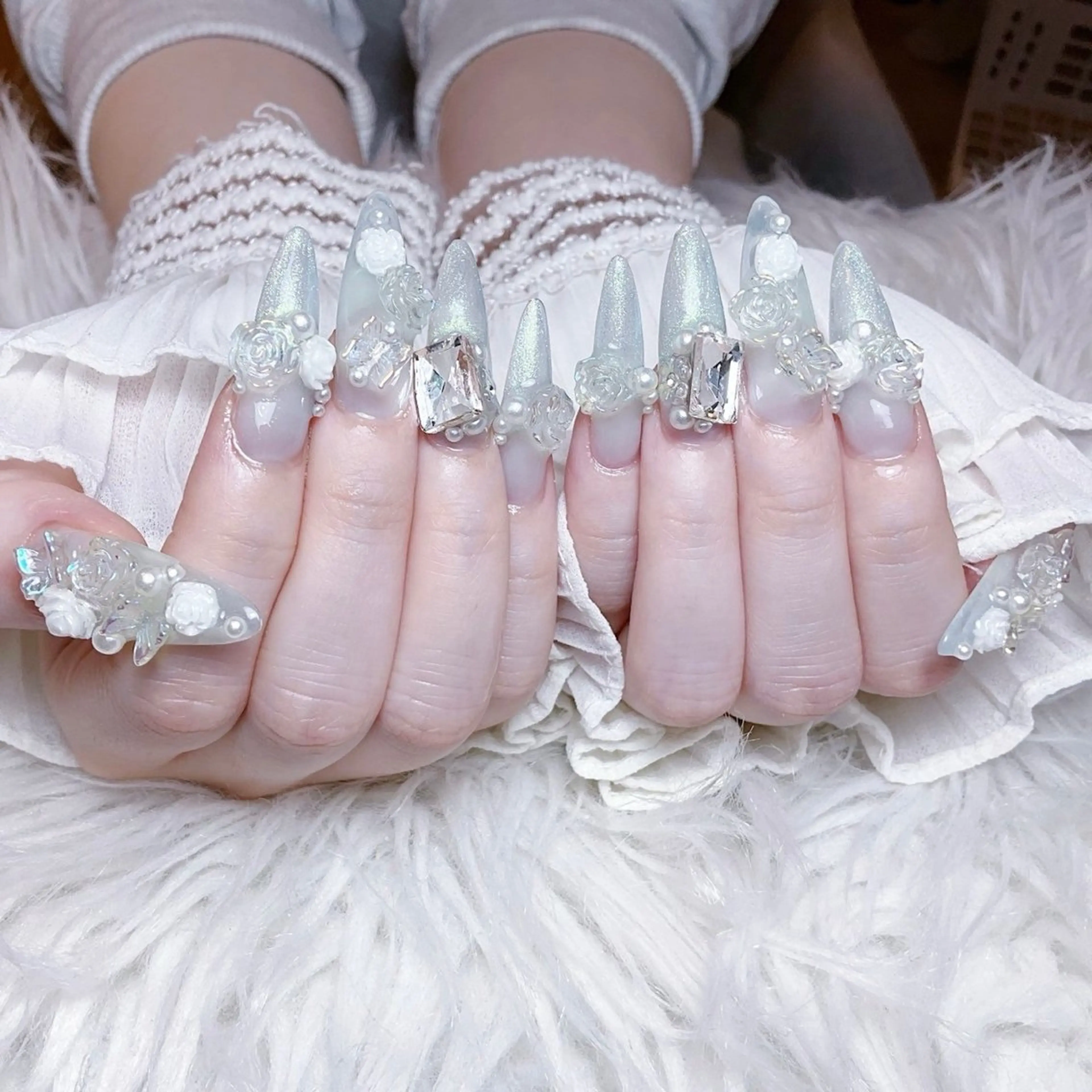 ネイル チークネイル 長さ出し フラワーネイル フレンチネイル ガーリー ハンドネイル NEW NAIL所属・NEW NAIL 池袋のネイルデザイン