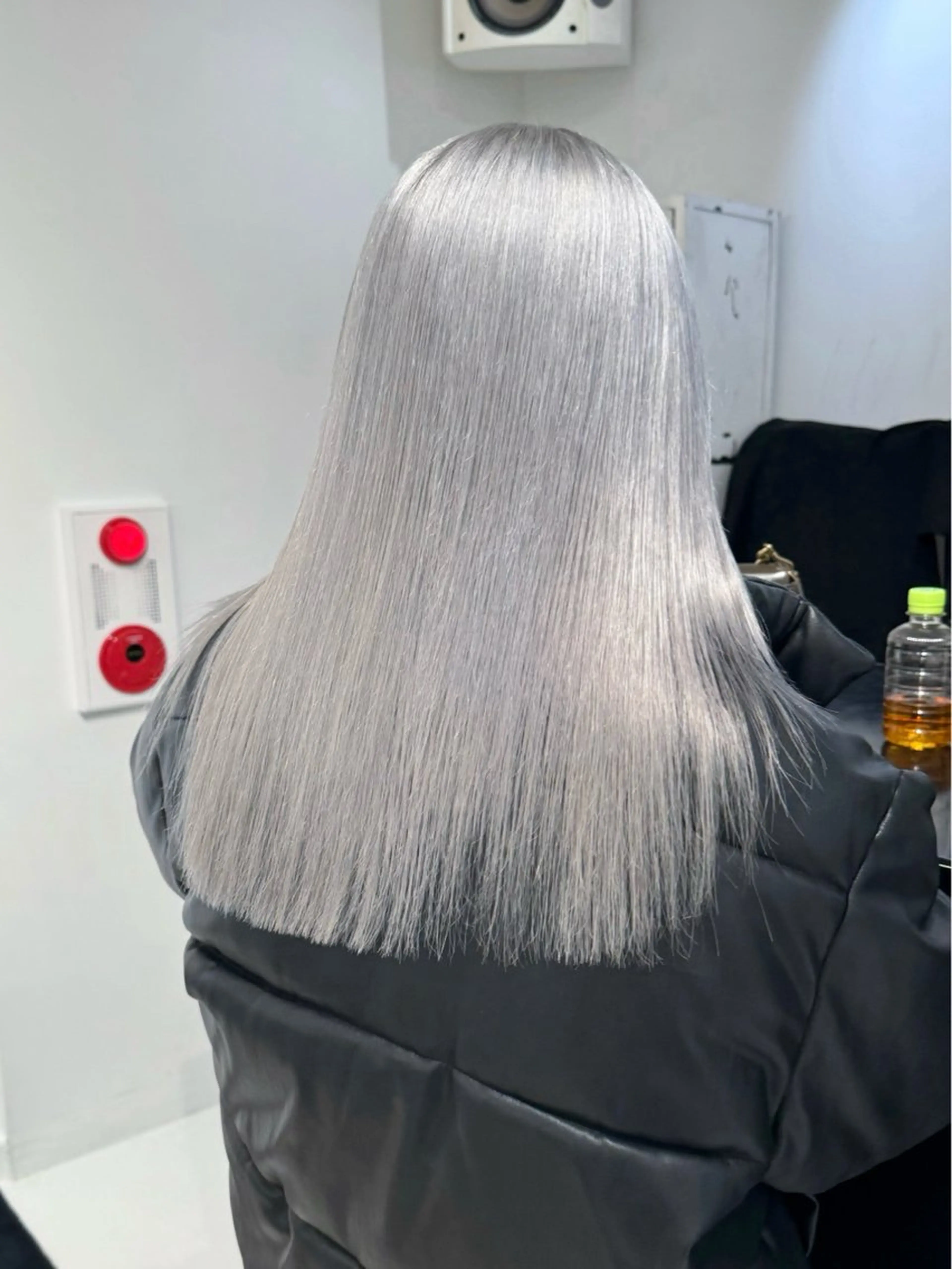 ロング カラー ヘアアレンジ ブリーチ シルバー ホワイトシルバー カット ヘアカラー トリートメント 💗艶髪ハイトー ンAYAKA💗のヘアスタイル