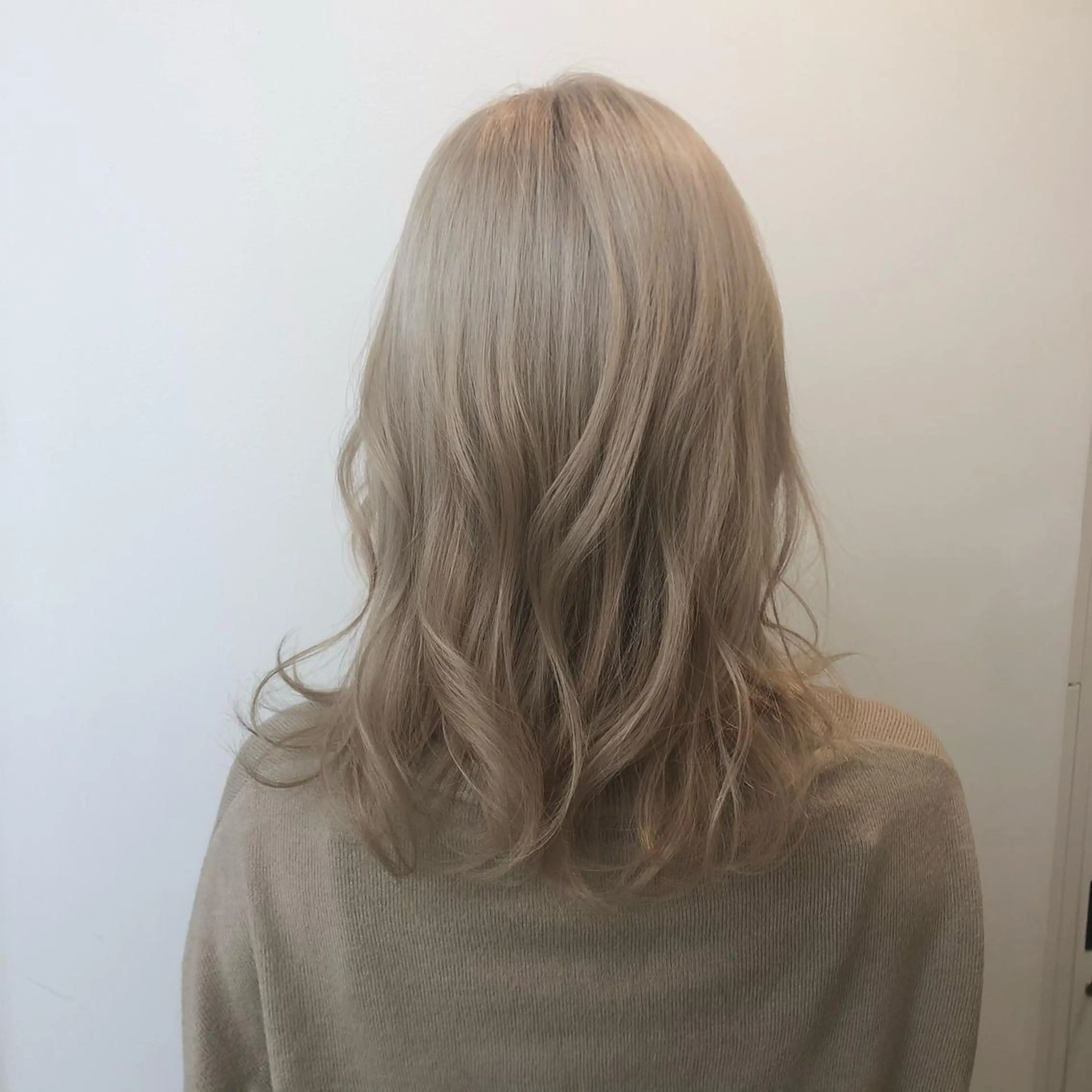 ミディアム EIGHT 船橋のヘアスタイル