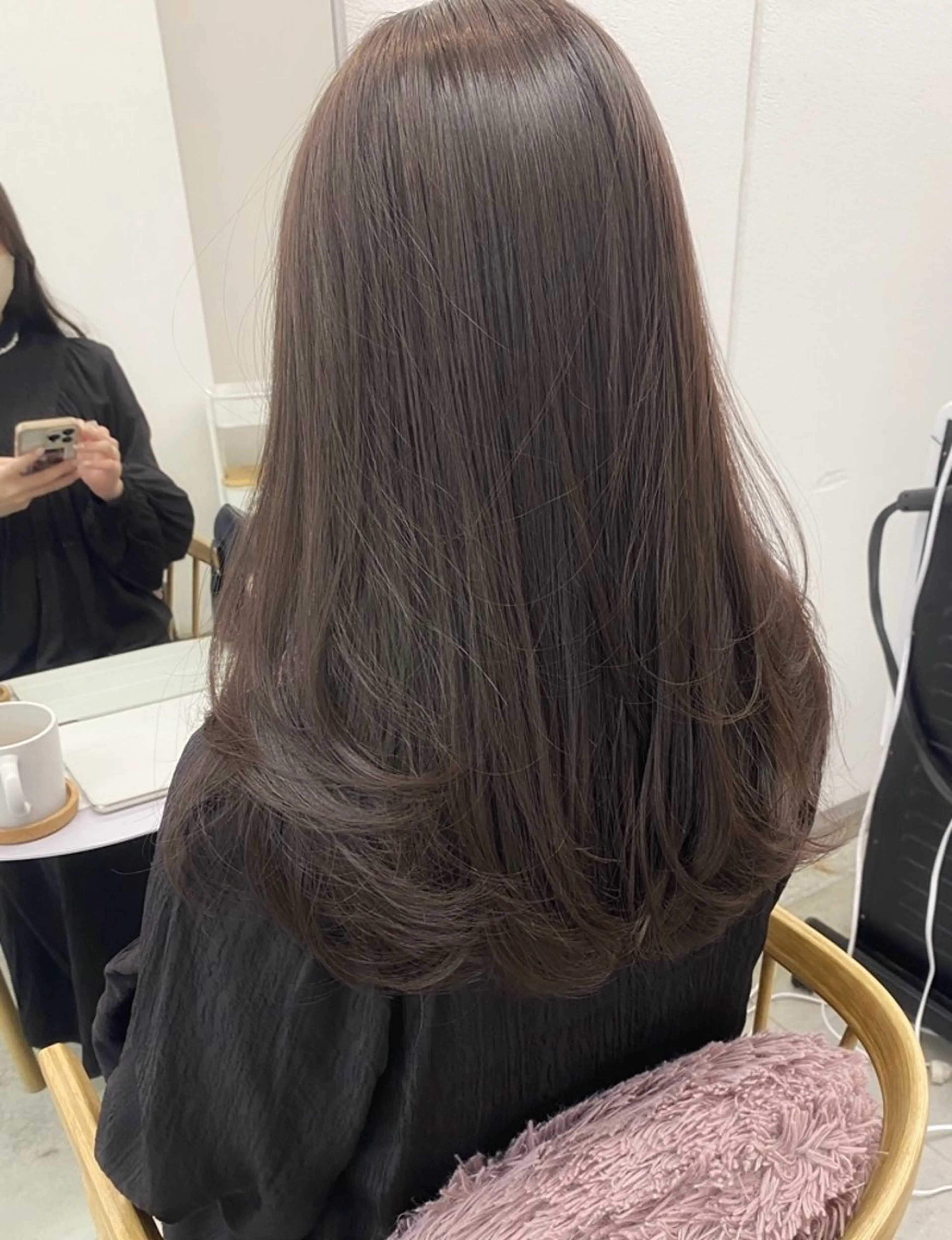 ロング カラー グレージュ オリーブグレージュ オリーブグレー 顔まわりレイヤー 韓国風ヘア erika /韓国ヘアのヘアスタイル