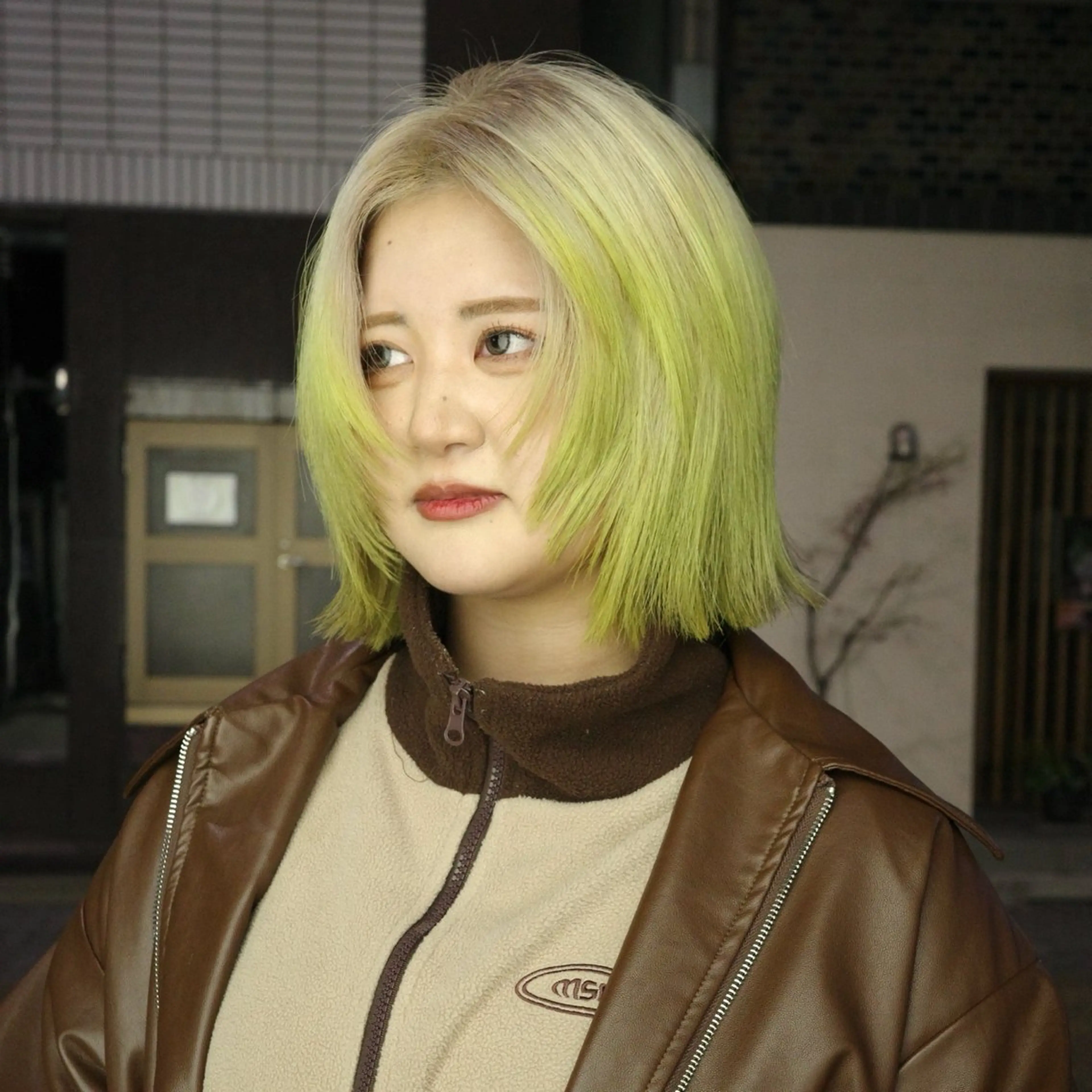 ショート カラー 梅田のブリーチ特化 美容師KAI🥰のヘアスタイル