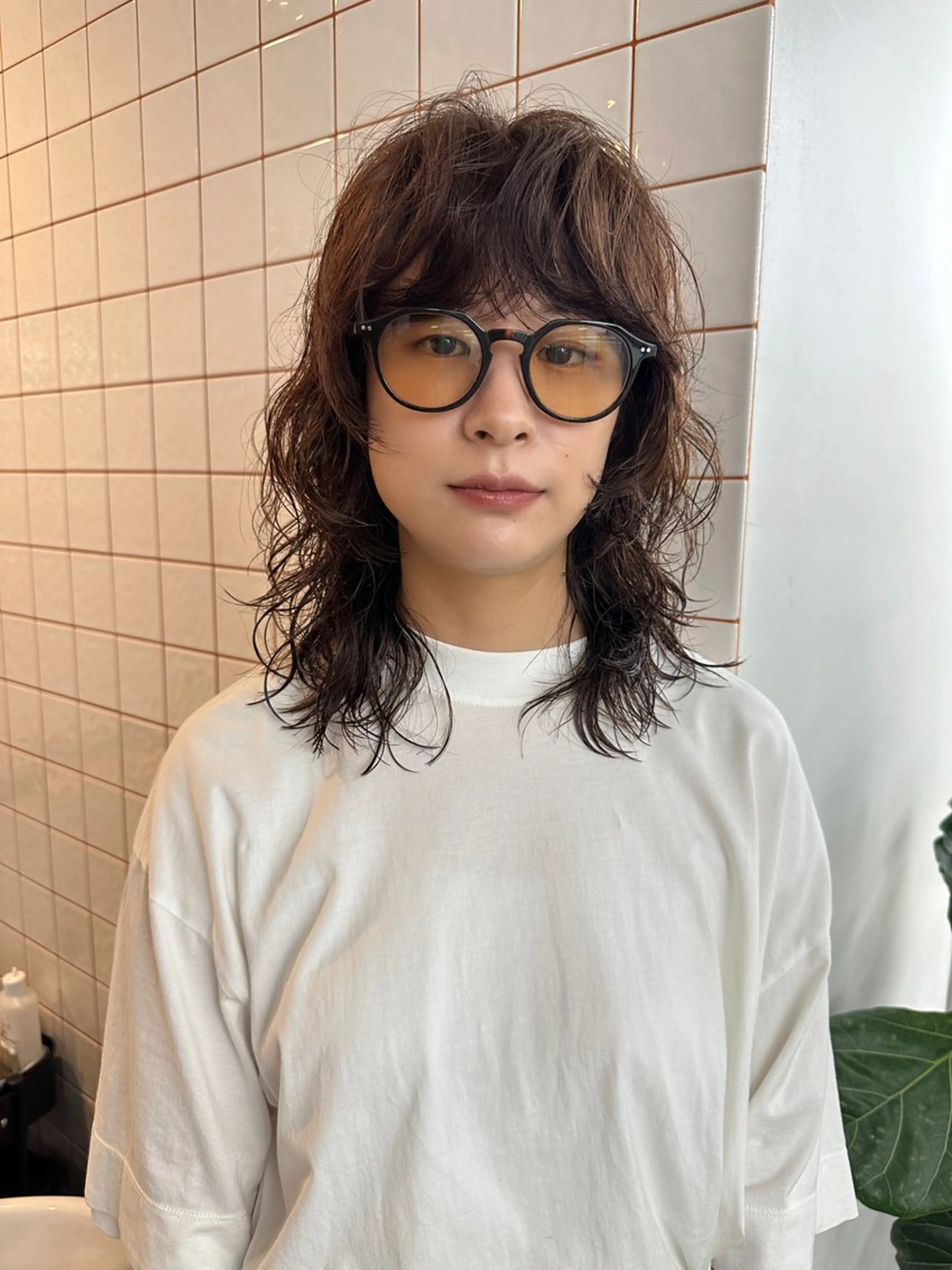 ミディアム カラー パーマ ミディアムパーマ くせ毛 カット ヘアカラー パーマ ボブ/レイヤー/ケア パーマ/透明感カラーのヘアスタイル