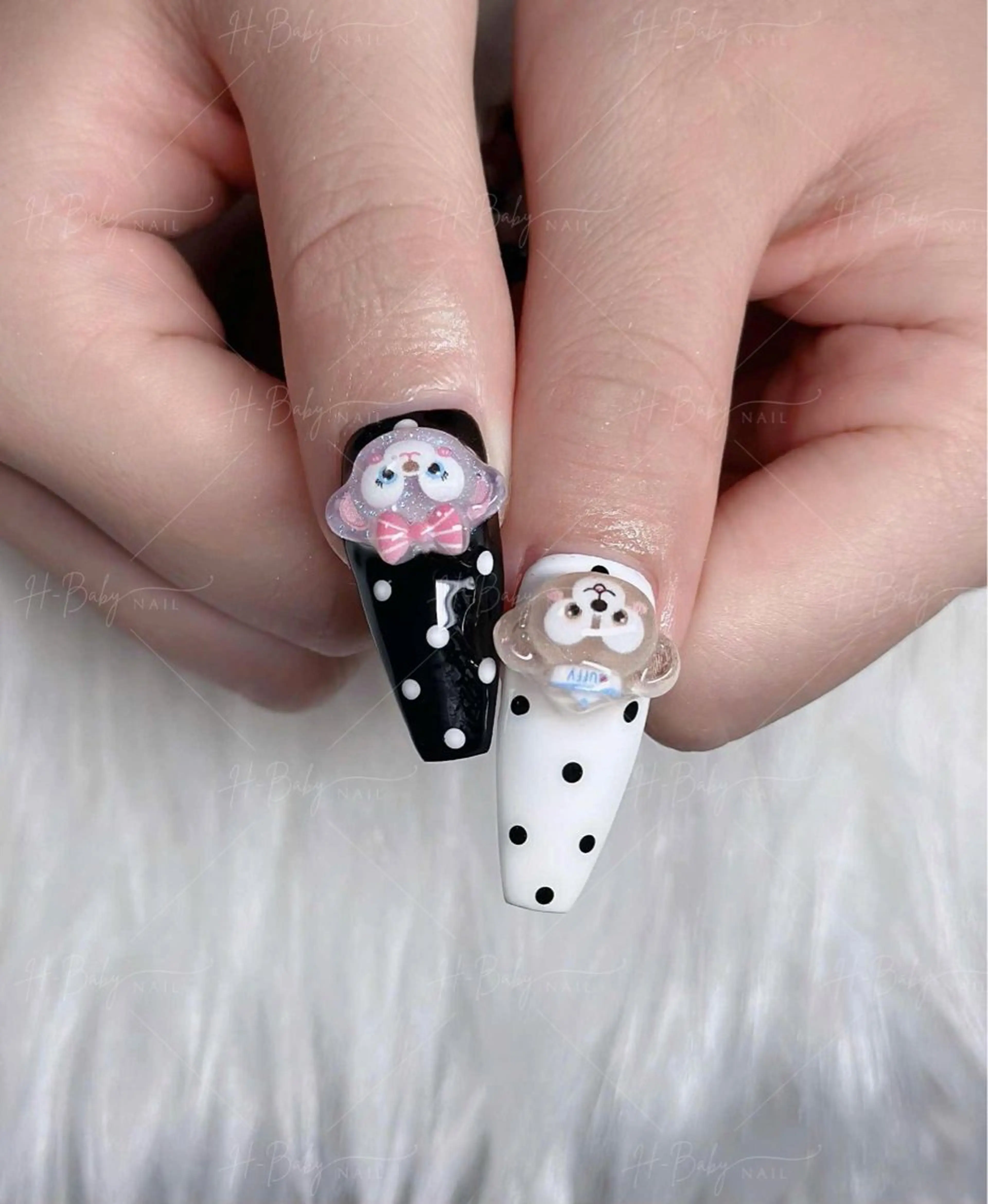 ネイル フレンチネイル ジェルネイル ガラスフレンチ ハロウィン ハート H.baby nail所属・H.baby Nail Salonのネイルデザイン