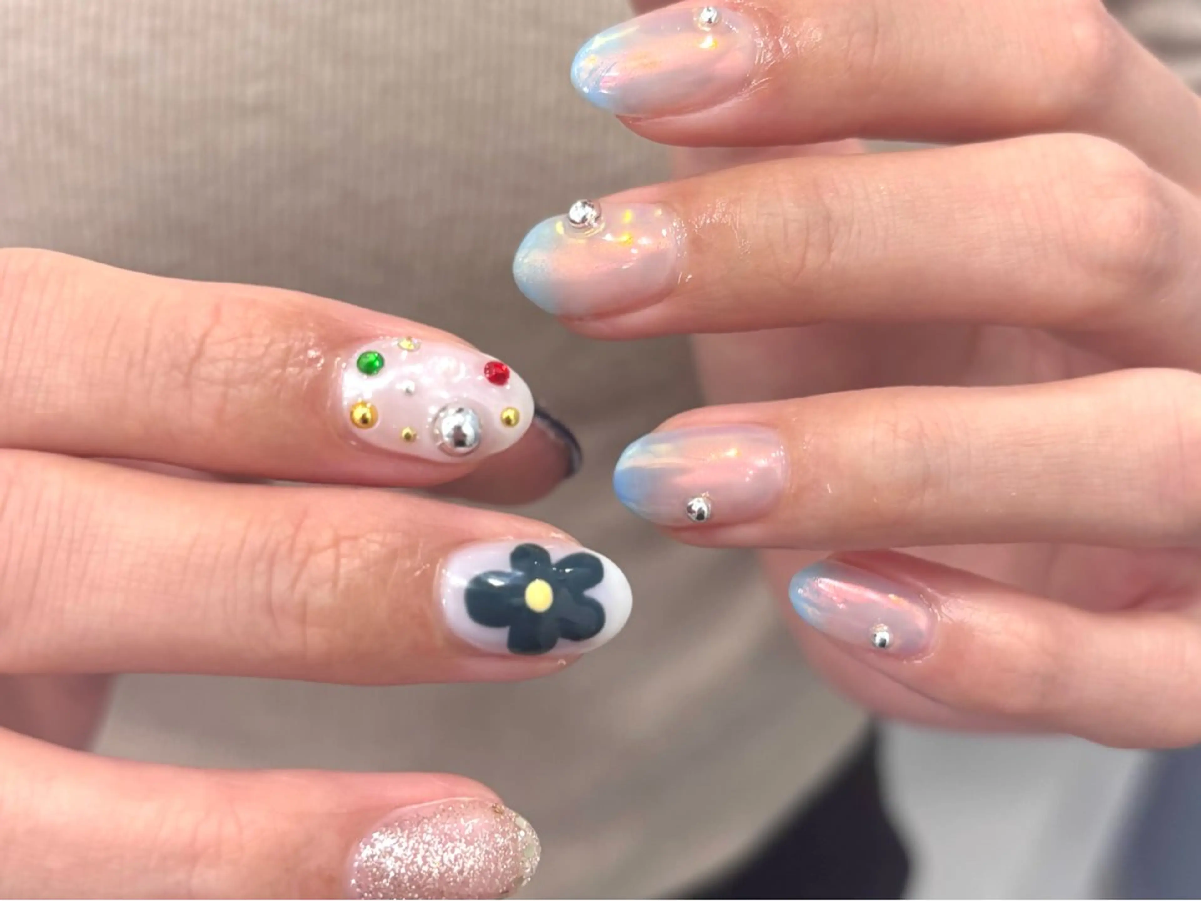 ネイル ハンドネイル 🍓リスブラン MELのネイルデザイン