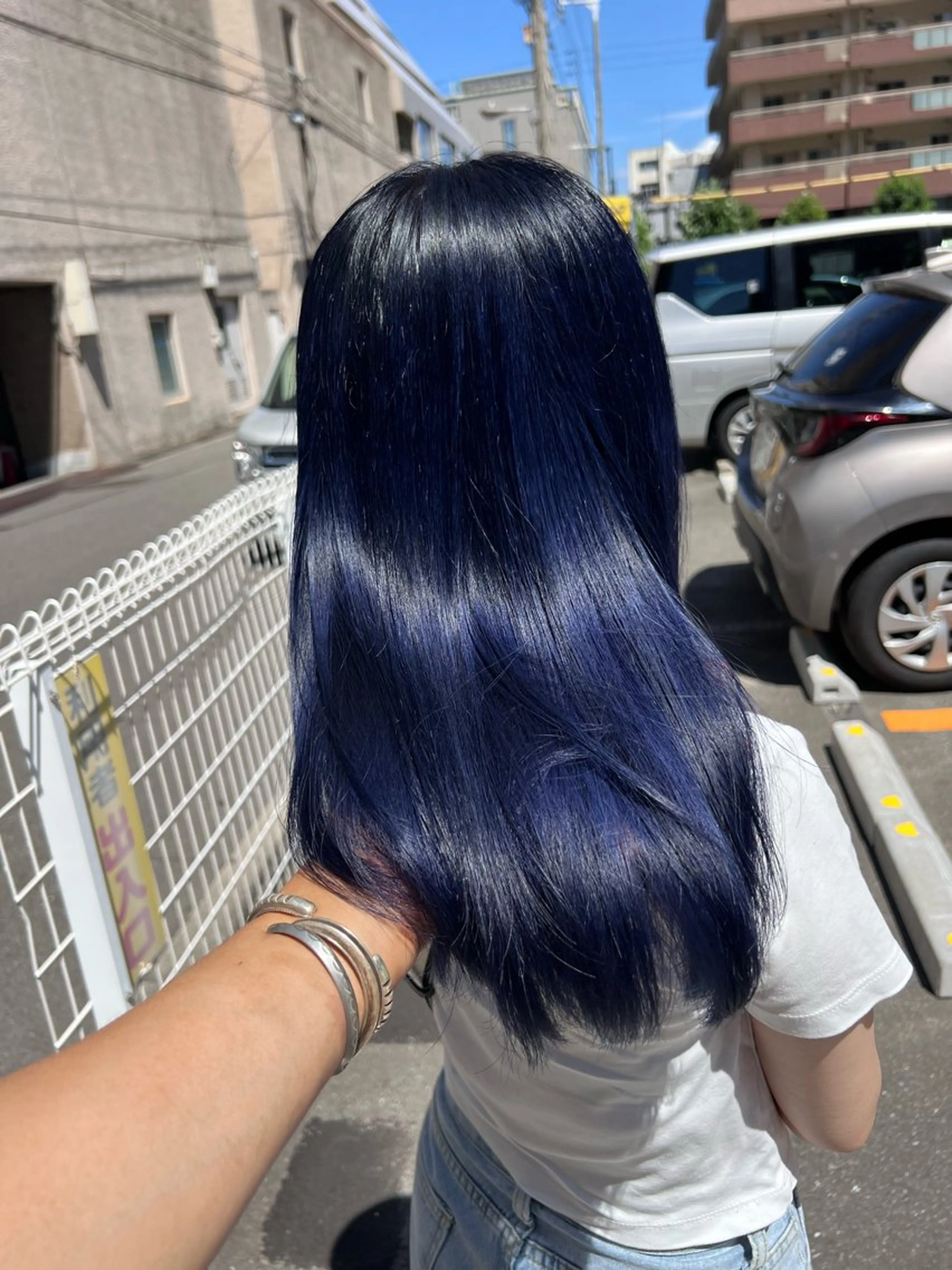 ロング カラー 黒髪 ブルーカラー ブルーブラック ネイビーカラー TETE所属・chloe 【クロエ】のヘアスタイル