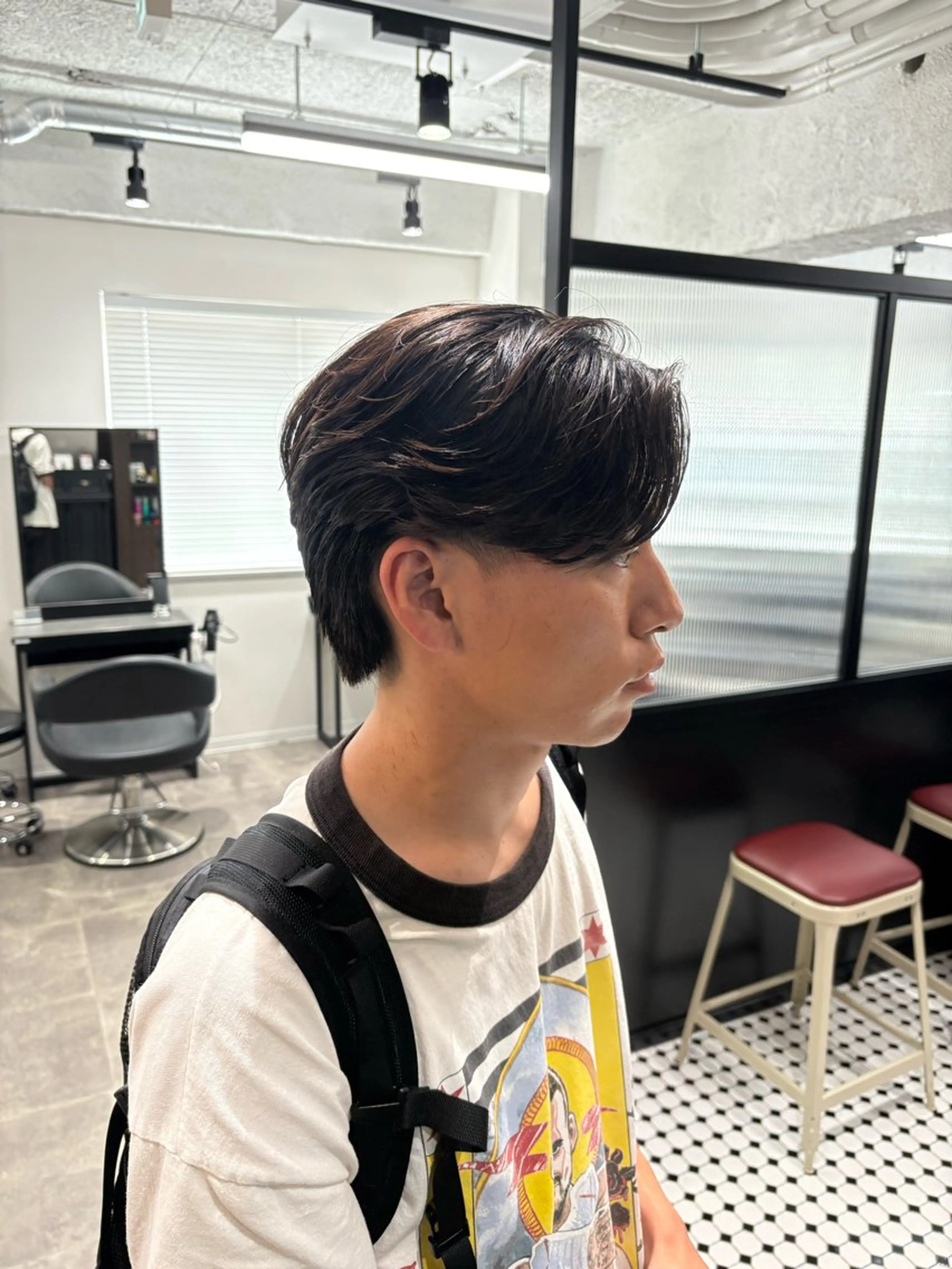 ショート パーマ メンズ カット パーマ 韓国ヘア暗髪 ダブルカラーメンズ可のヘアスタイル