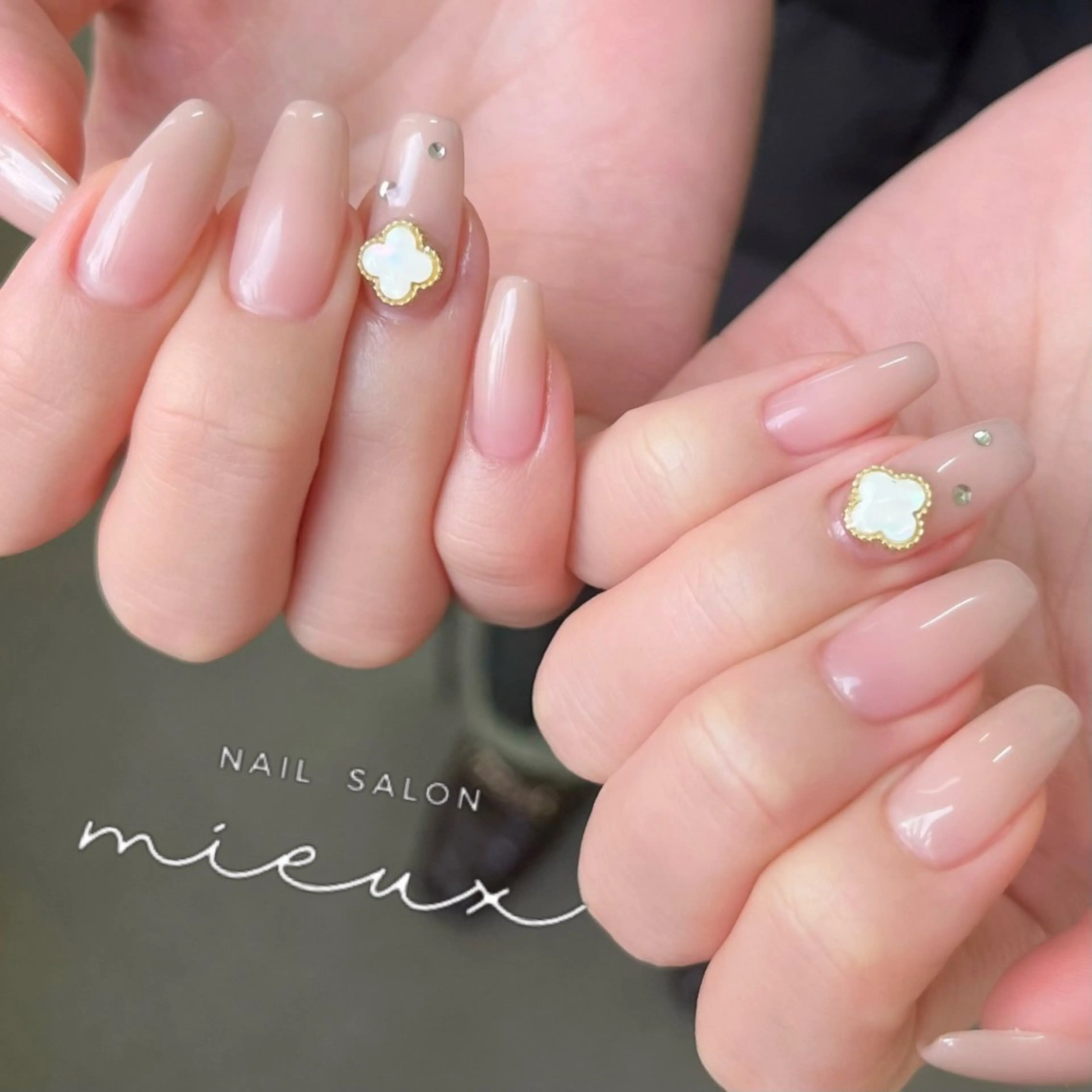 ネイル ハンドネイル mieux ariiiのネイルデザイン