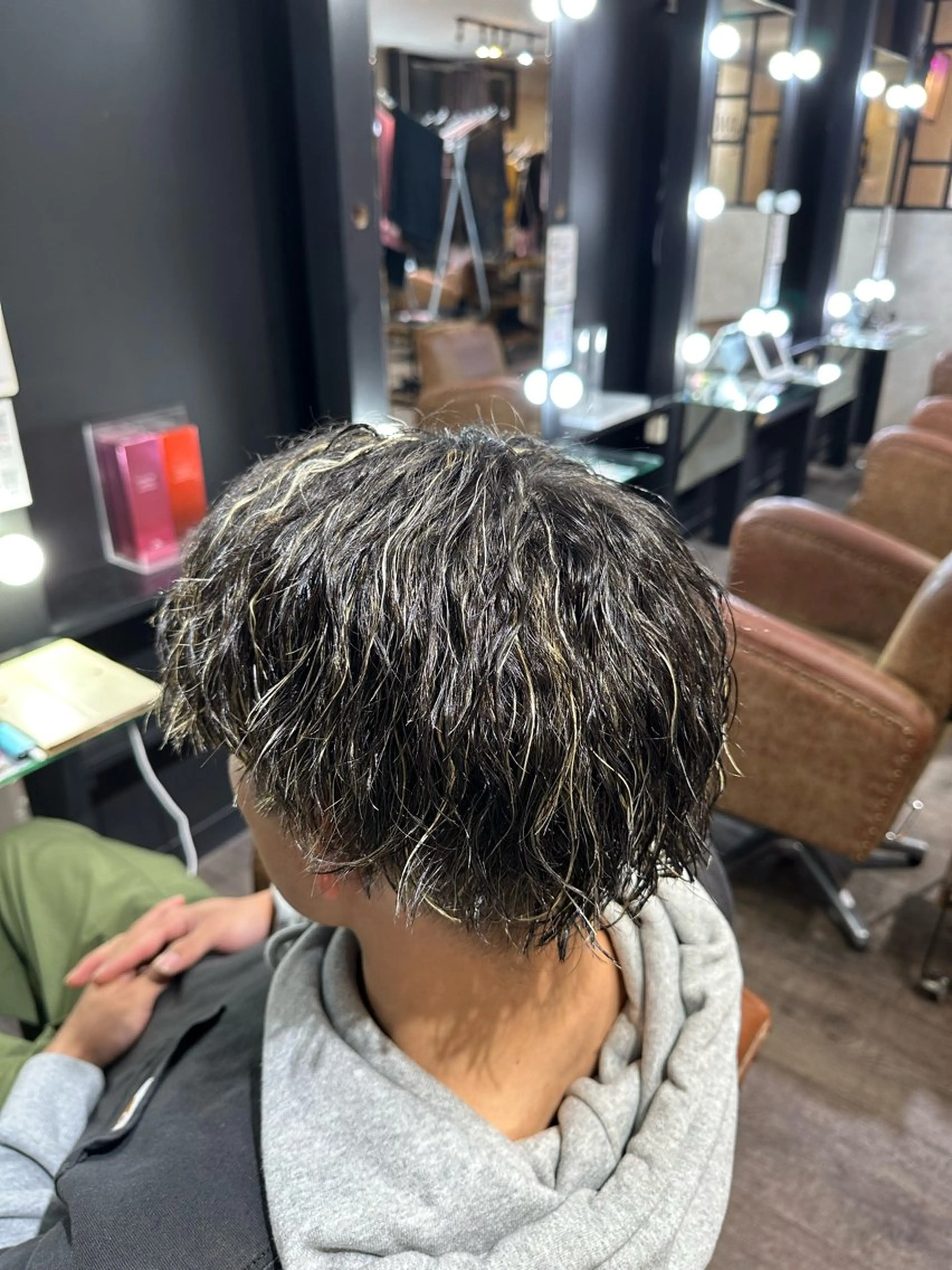 カット＋メッシュ＋パーマの写真