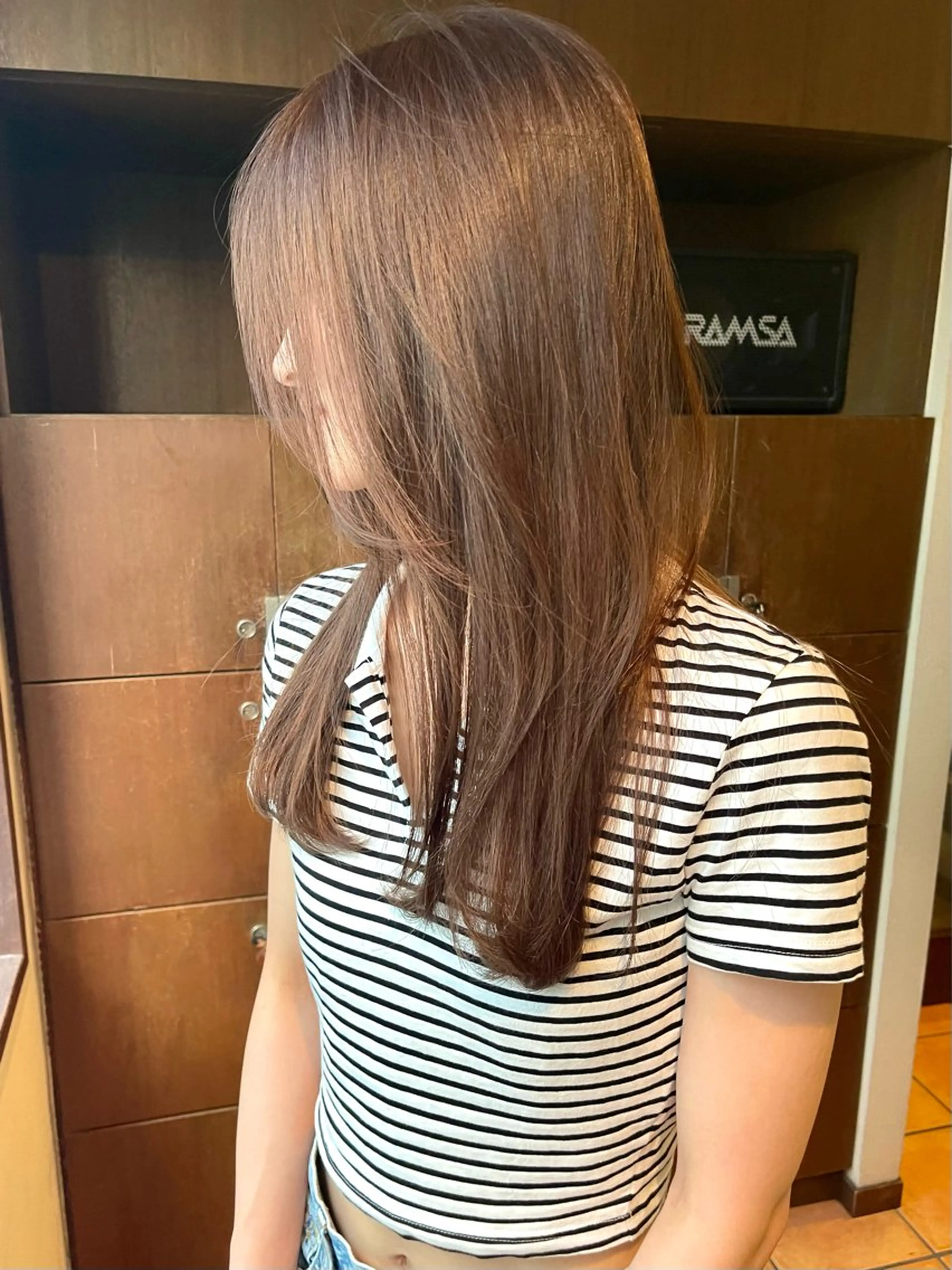 ロング カラー レイヤーカット カット ヘアカラー トリートメント 髪質改善ｶﾗｰ ｹｱﾌﾞﾘｰﾁ/ﾀﾑのヘアスタイル