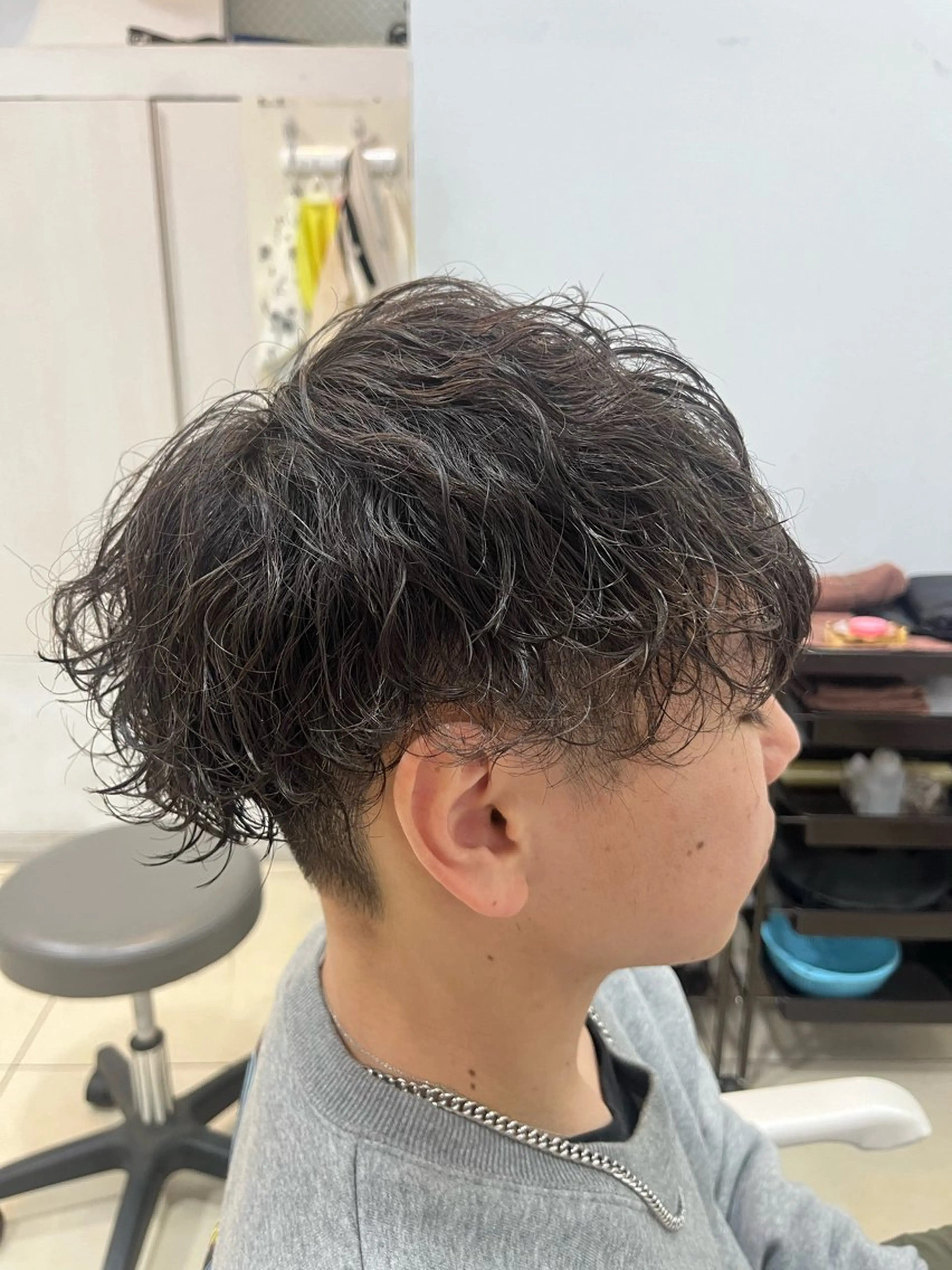 ショート パーマ メンズ マッシュ メンズパーマ 波巻きパーマ スパイラルパーマ カット パーマ カルマ・ニュアンス パーマ　須田龍世のヘアスタイル