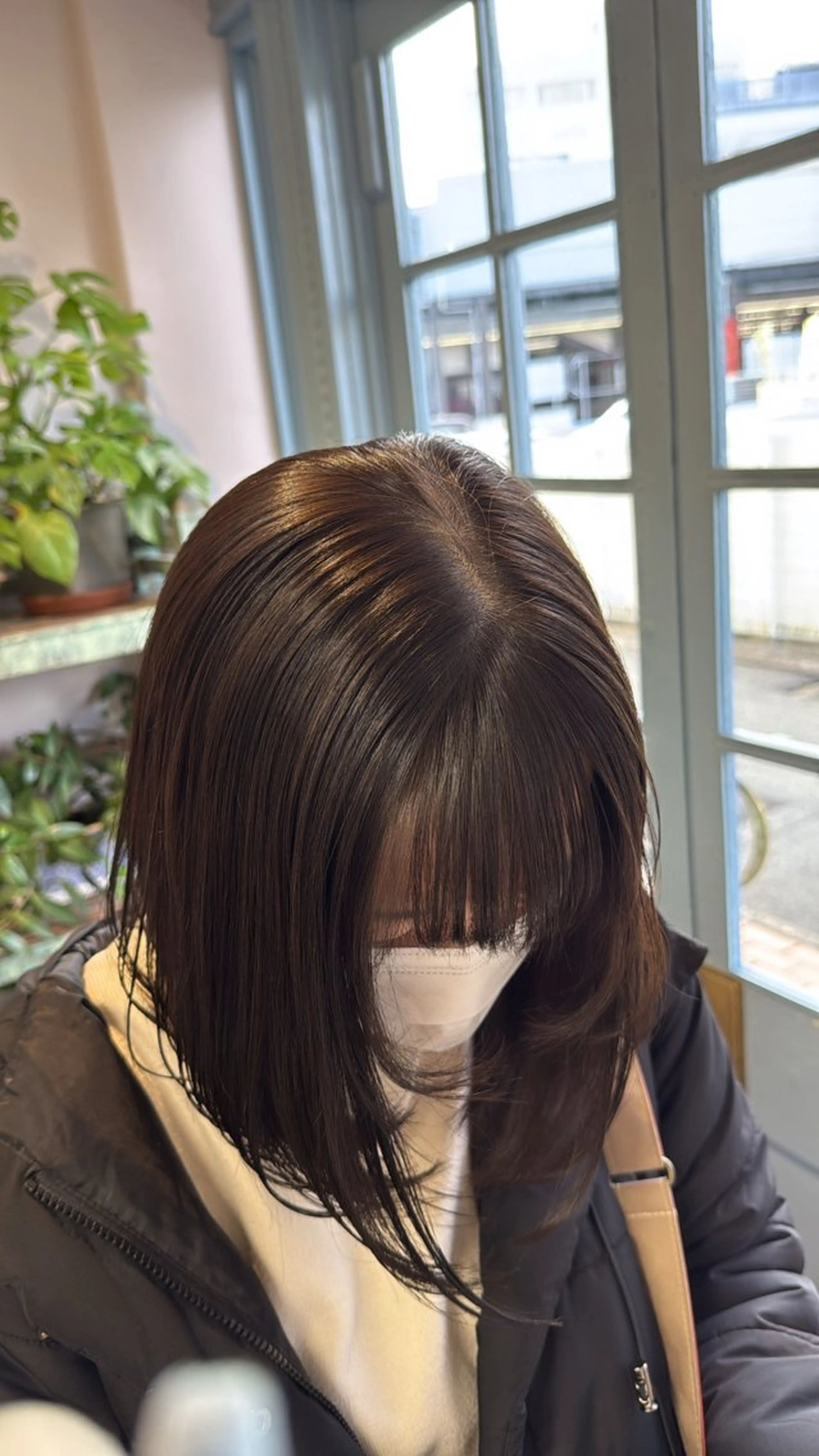 ミディアム カット ヘアカラー トリートメント Sakura .のヘアスタイル