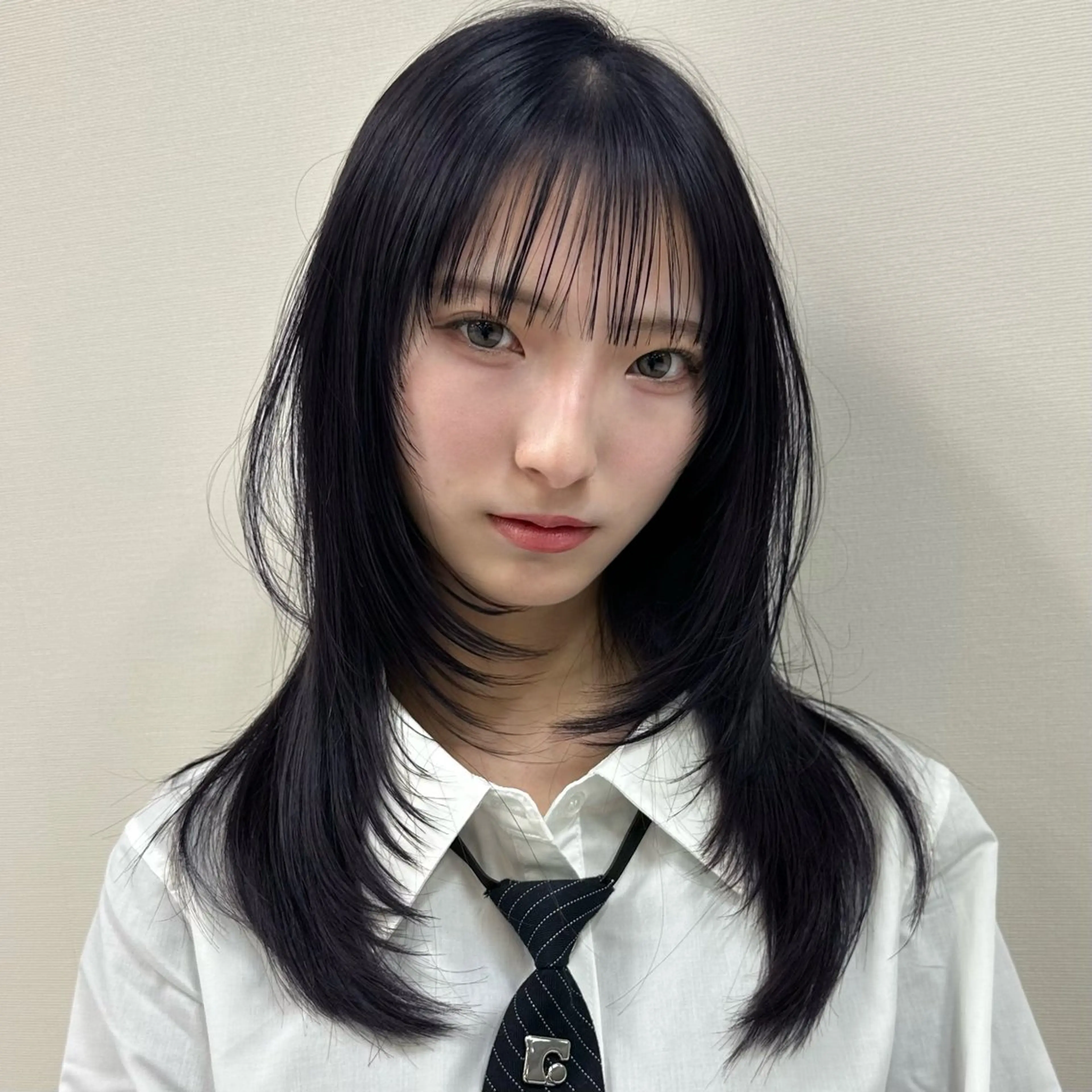 ミディアム カット ヘアカラー トリートメント 🌹ハッシュカット、 レイヤー韓国ヘア🌹のヘアスタイル