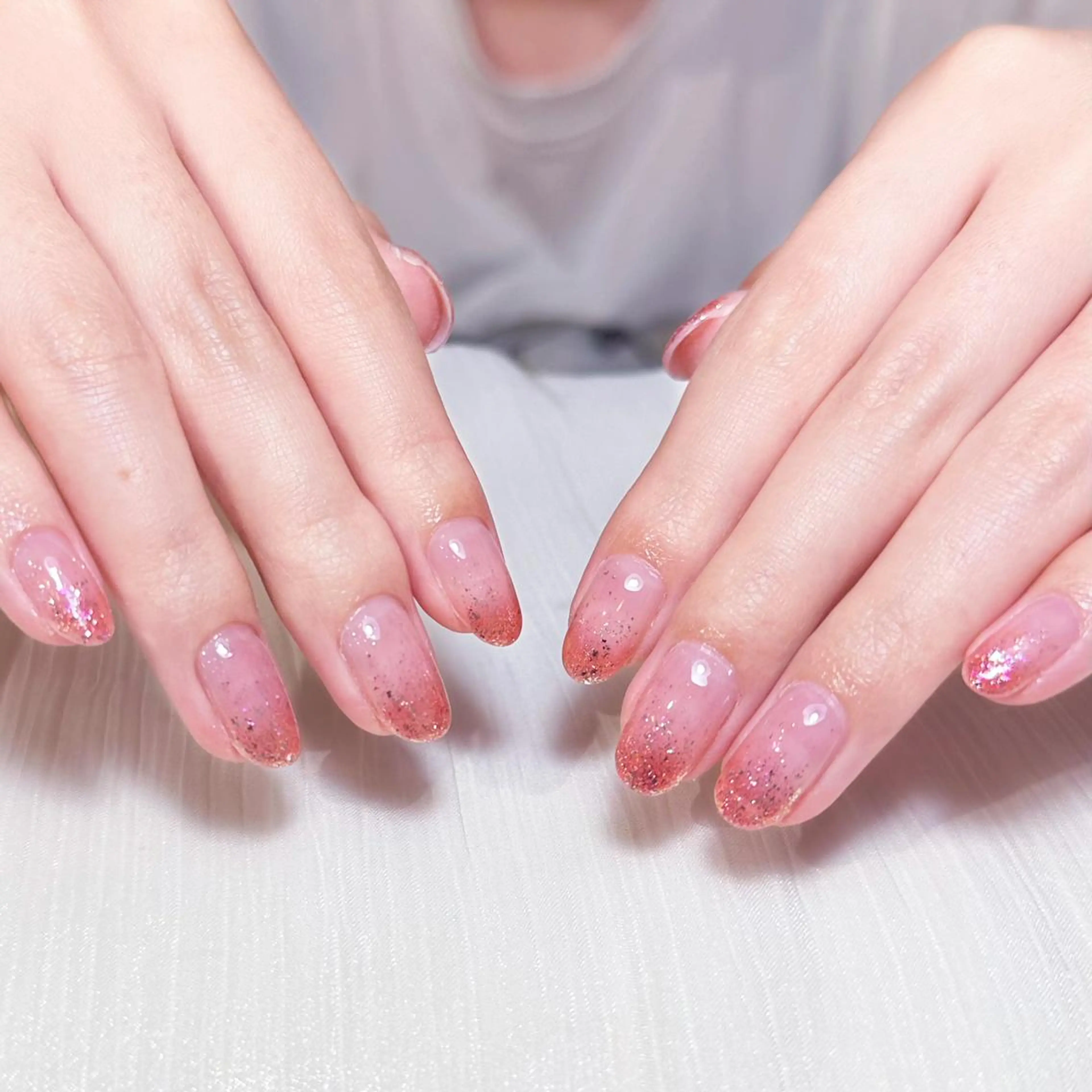 ネイル アートネイル オーロラネイル ガーリー キラキラネイル 韓国ネイル ハンドネイル YOYO 💅のネイルデザイン