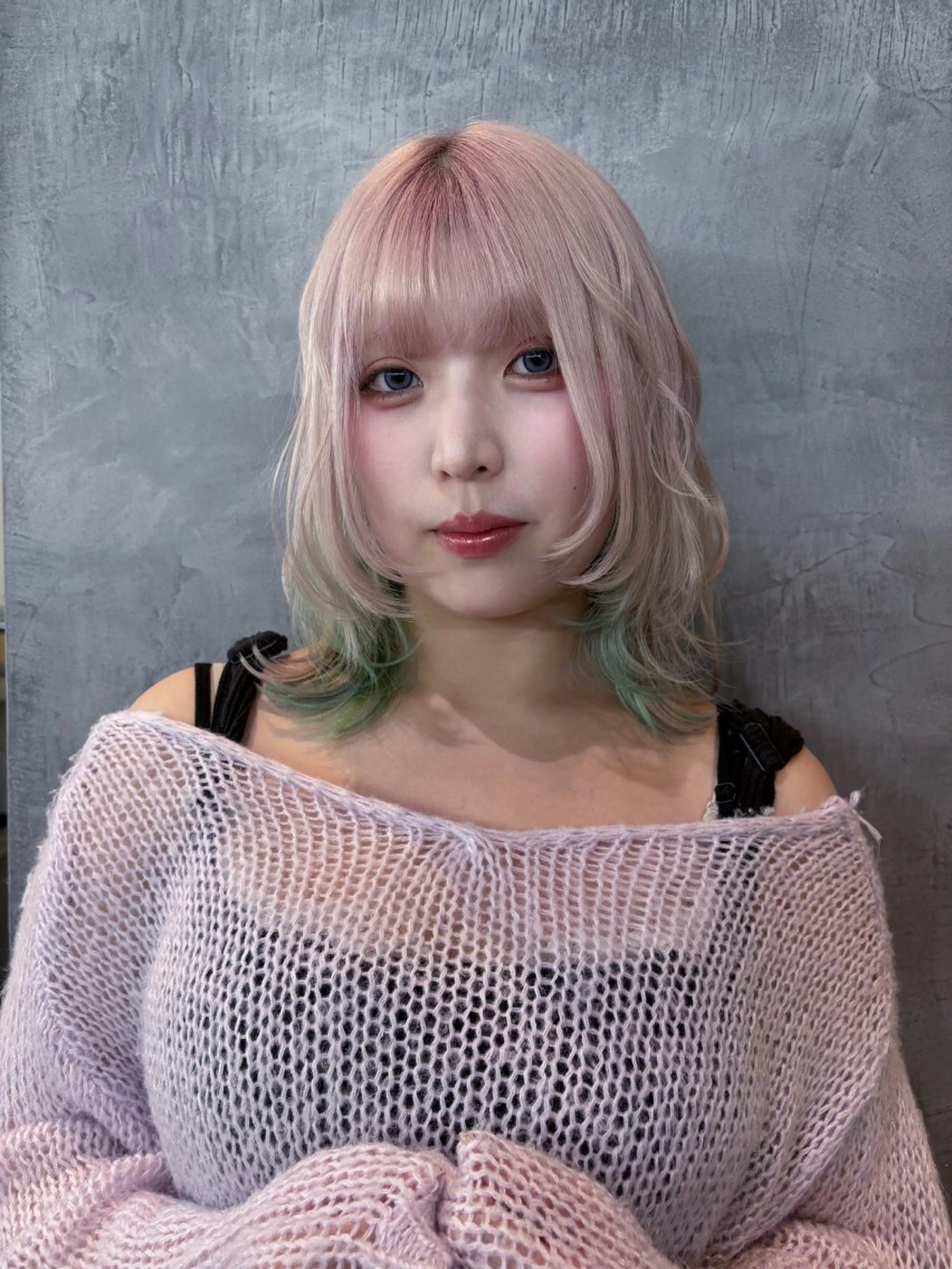ミディアム ミディアムレイヤー レイヤーカット カット THEDOTS所属・淀 小南津のヘアスタイル